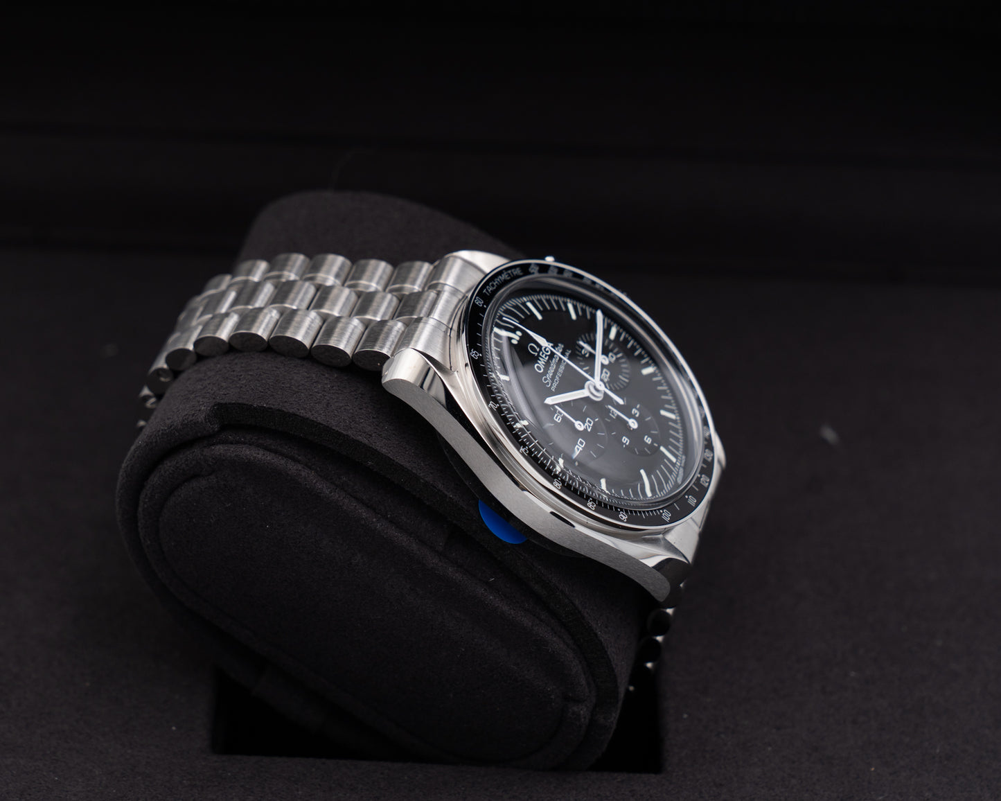 UNWORN STICKERED Omega Speedmaster Moonwatch 42mm 31030425001001 Hesalite Black dial 2026