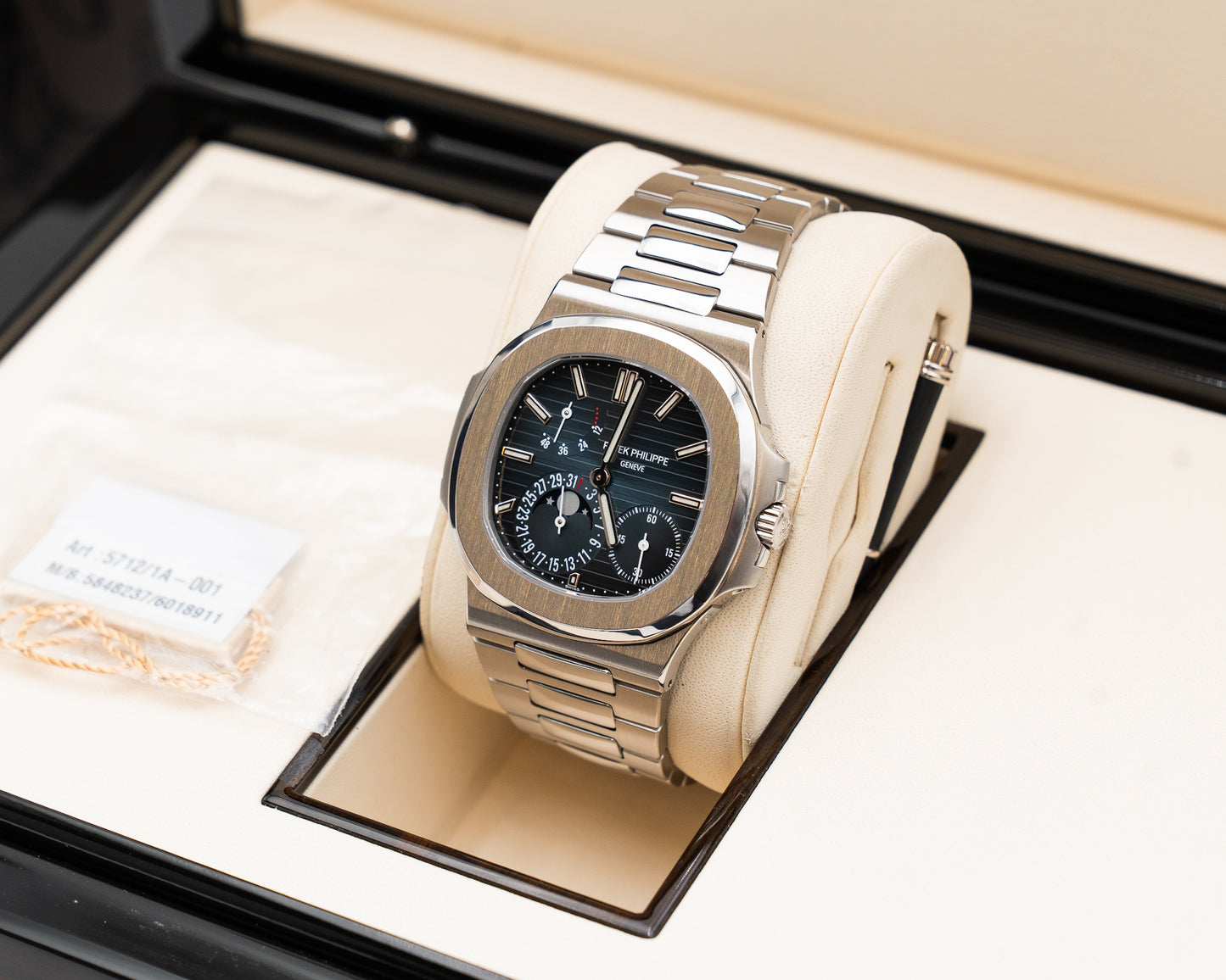Patek Philippe Nautilus 40mm 5712/1a-001 Blue Dial 2015