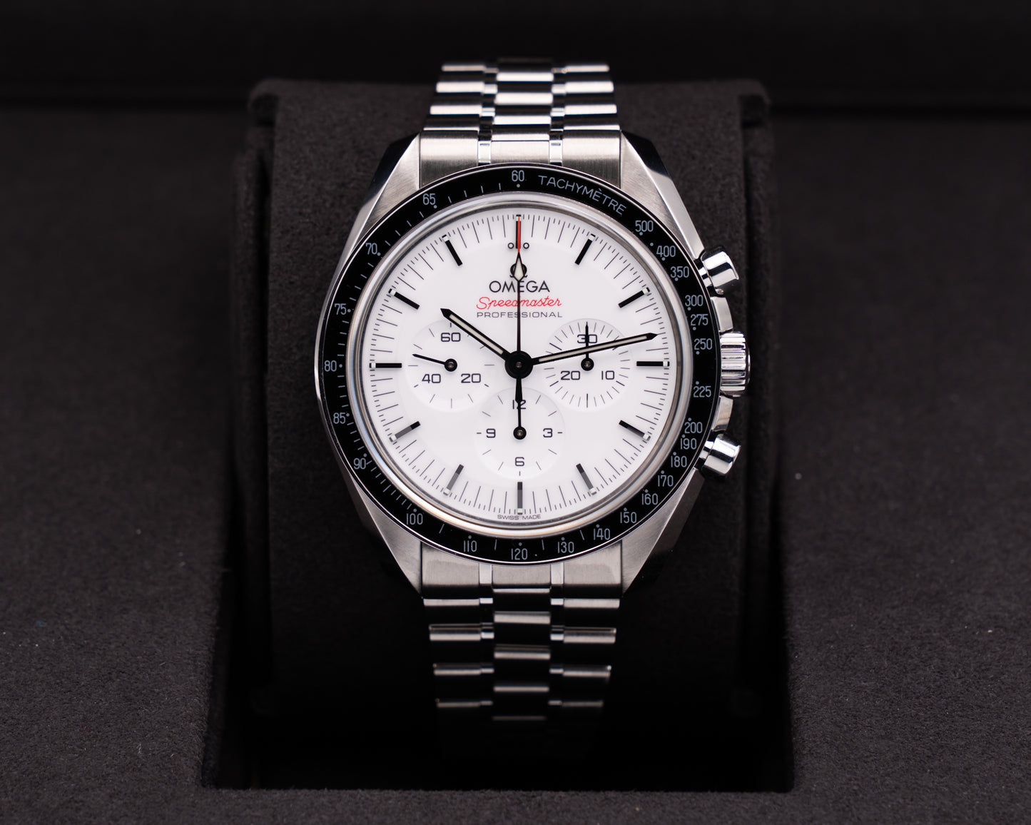 UNWORN STICKERED Omega Speedmaster Moonwatch 42mm 310.30.42.50.04.001 White Dial 2026