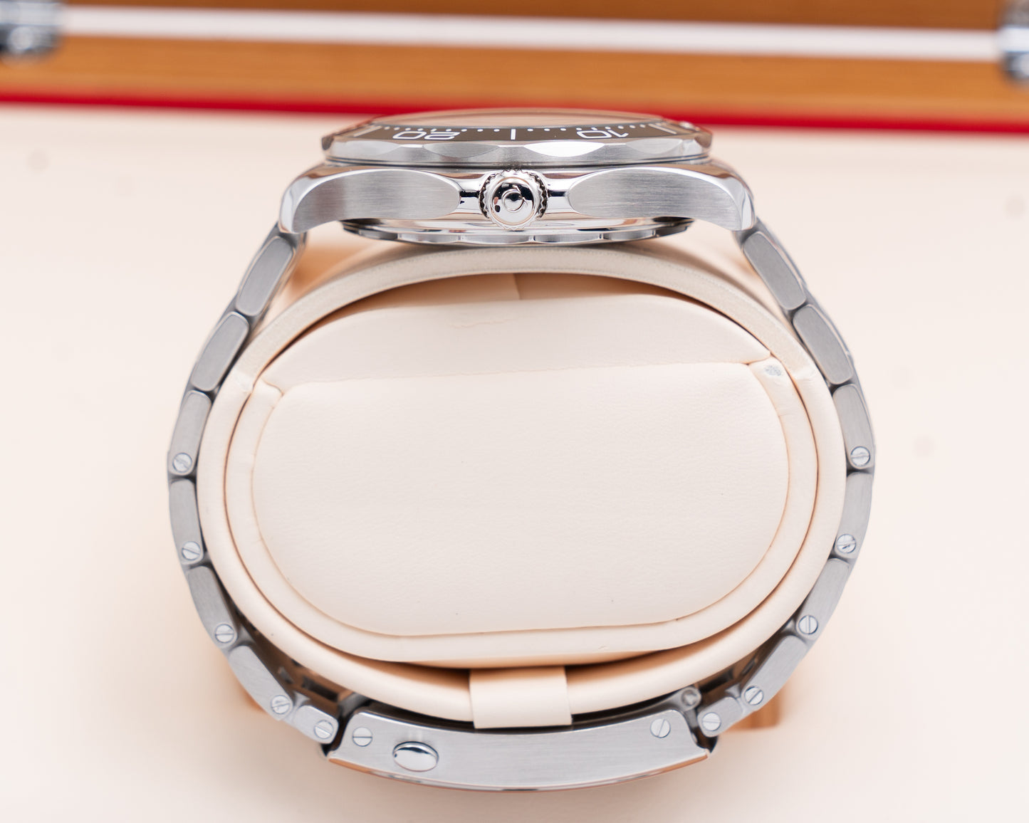 Omega Seamaster Diver 300M Master Co-Axial 42mm 210.30.42.20.04.001 White Dial 2023