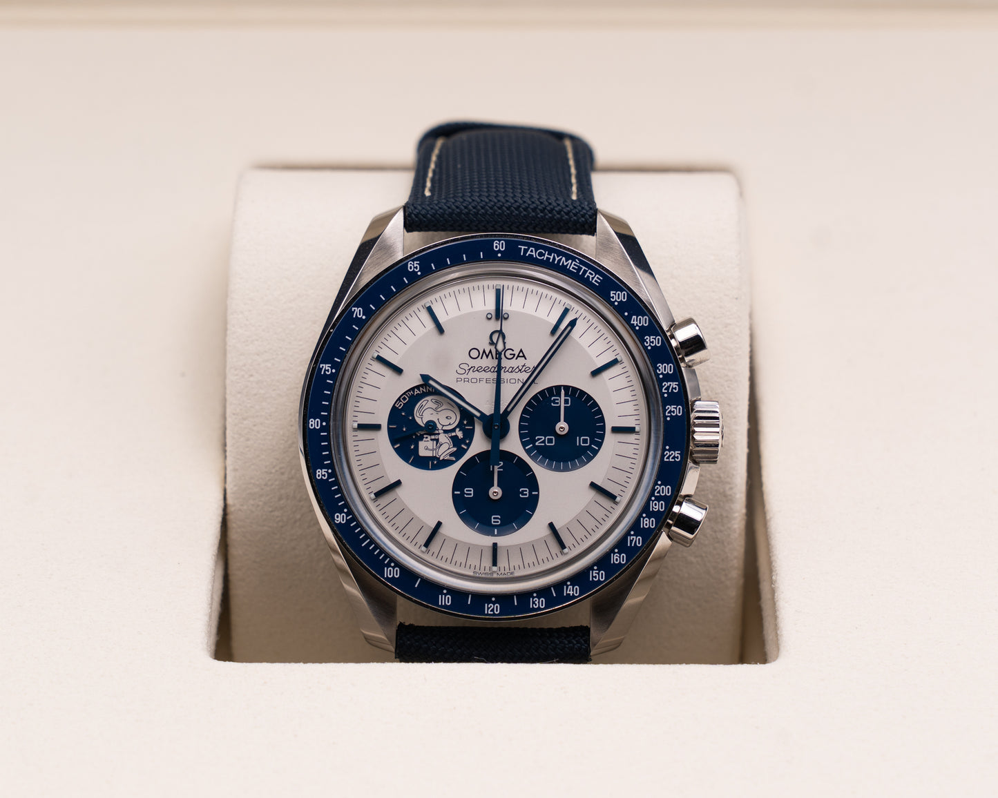 Unworn Omega Speedmaster Silver Snoopy Award 42mm 310.32.42.50.02.001 2024