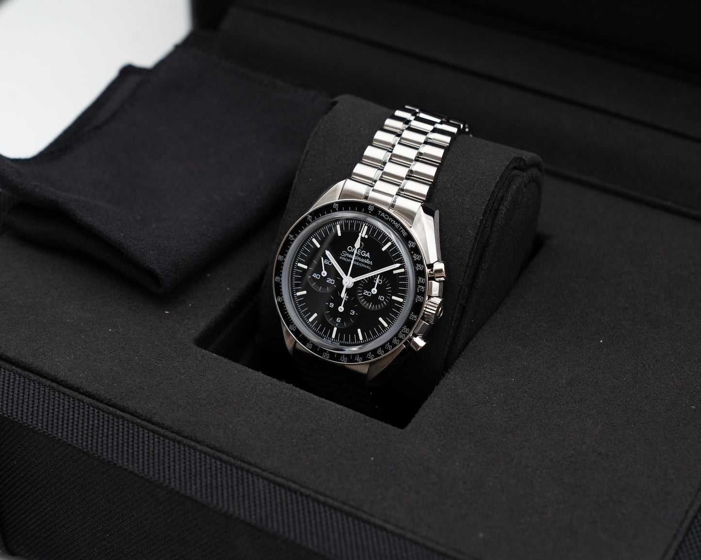 Omega Speedmaster Professional Moonwatch 42mm 310.30.42.50.01.002 Black Dial Sapphire Sandwhich 2024