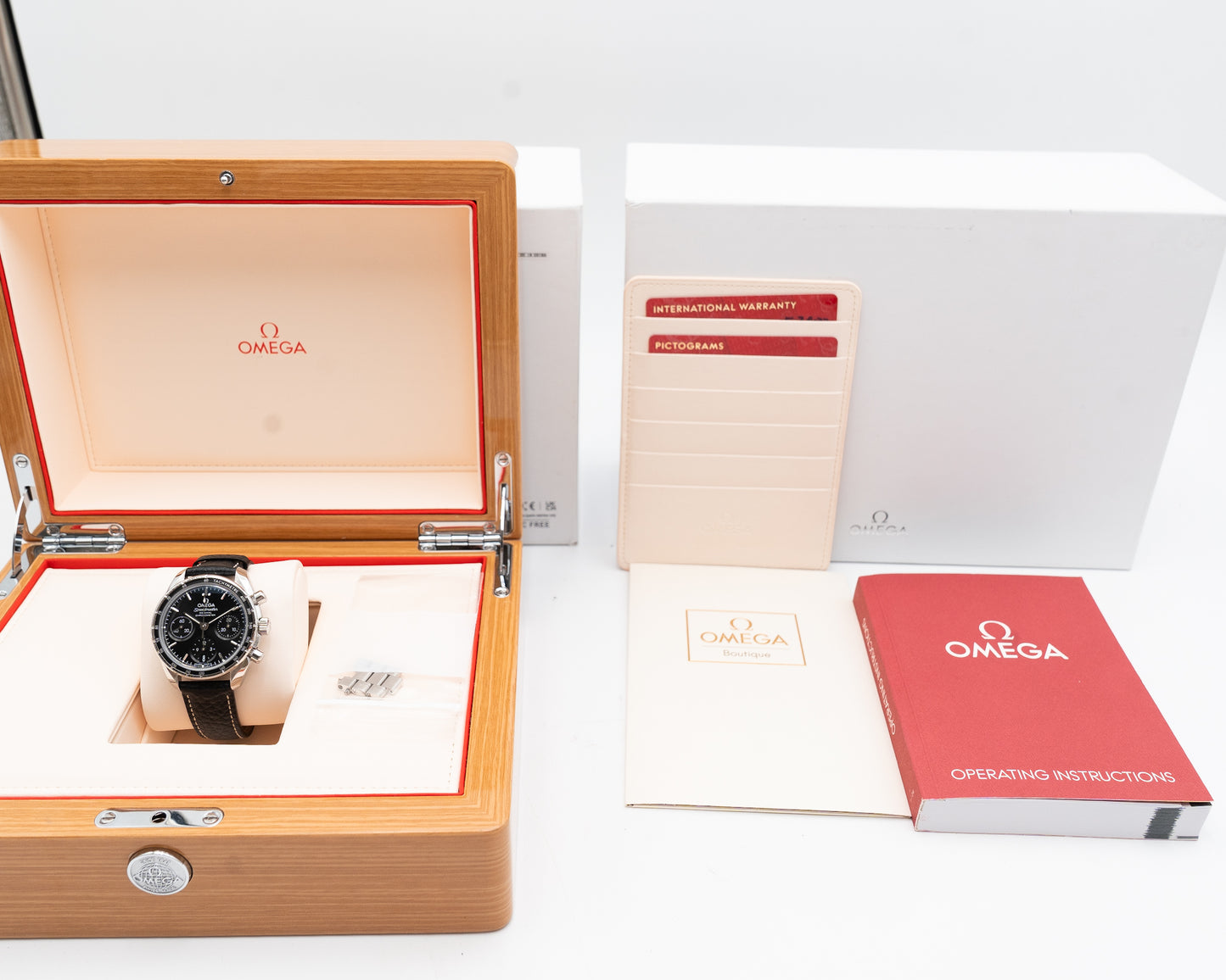 Omega  Speedmaster Co-Axial 38 Stainless Steel 324.30.38.50.01.001 38mm Black 2022