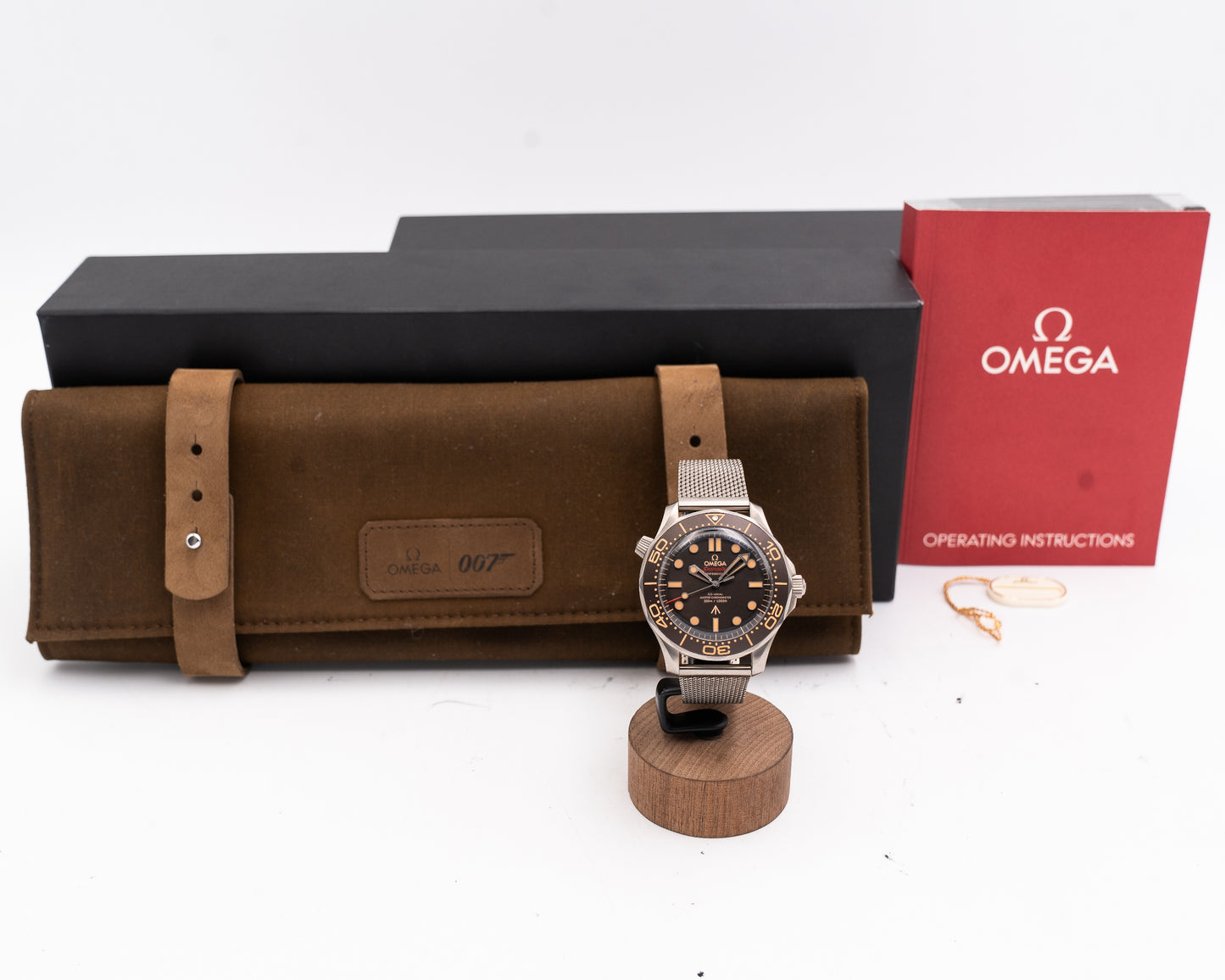 Omega Seamaster 300m 42mm 210.90.42.20.01.001 James Bond 007 Edition 2024