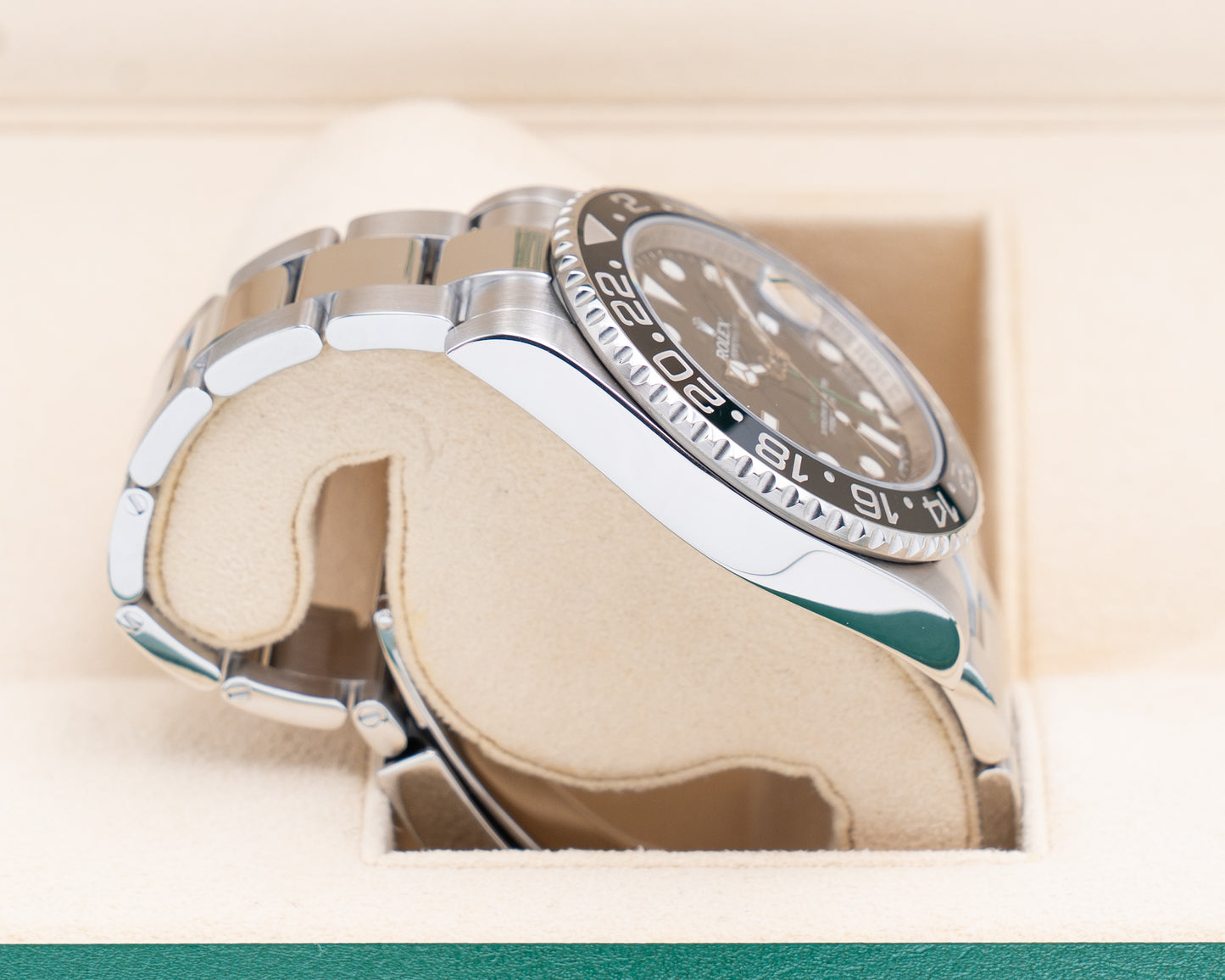 Rolex GMT Master II 40mm 116710LN Green Arrow 2012