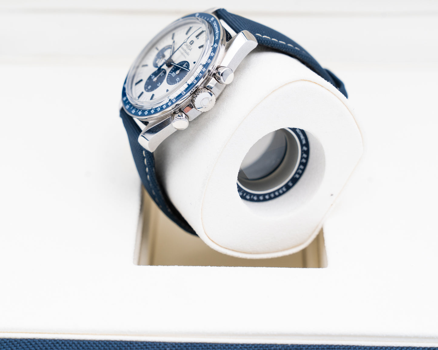 Omega Speedmaster Silver Snoopy Award 42mm 310.32.42.50.02.001 2025