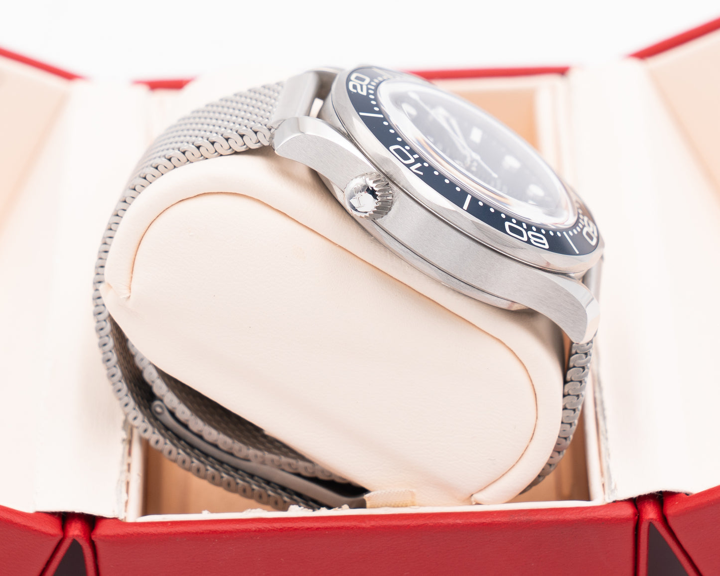 Omega Seamaster Diver 300M Master Co-Axial 42mm 210.30.42.20.03.002 James Bond 60th Anniversary 2023