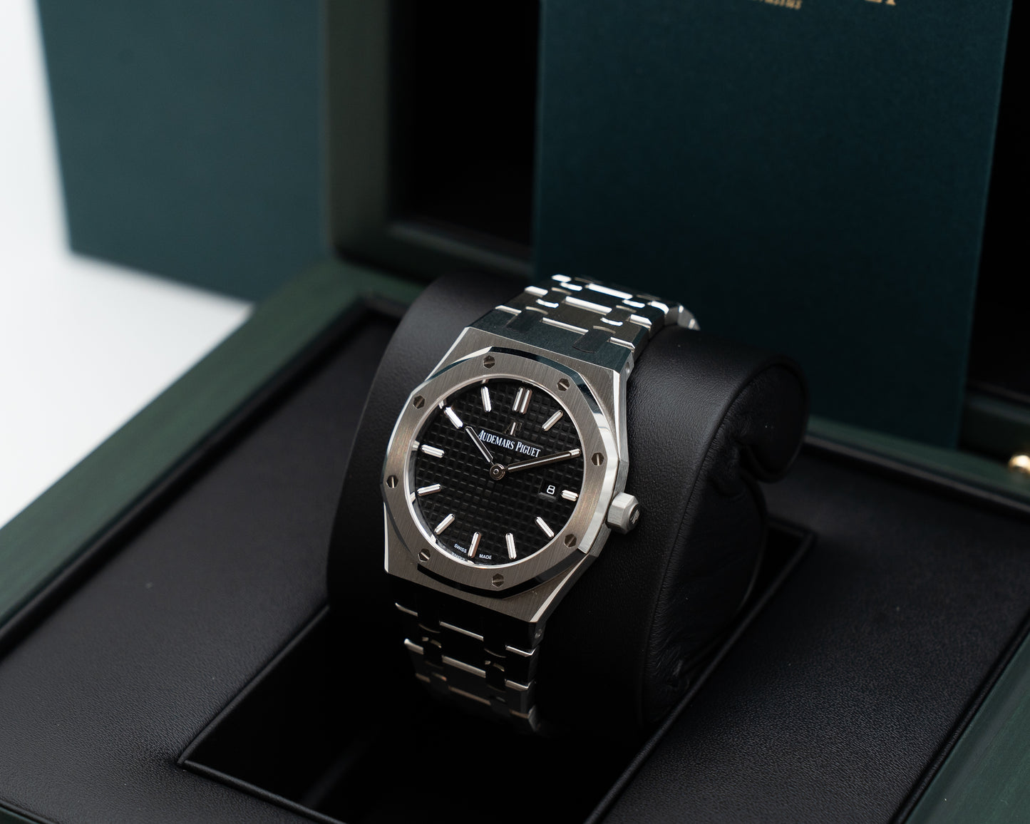 UNWORN Audemars Piguet Royal Oak Quartz 67650st 33mm Black Dial 2026