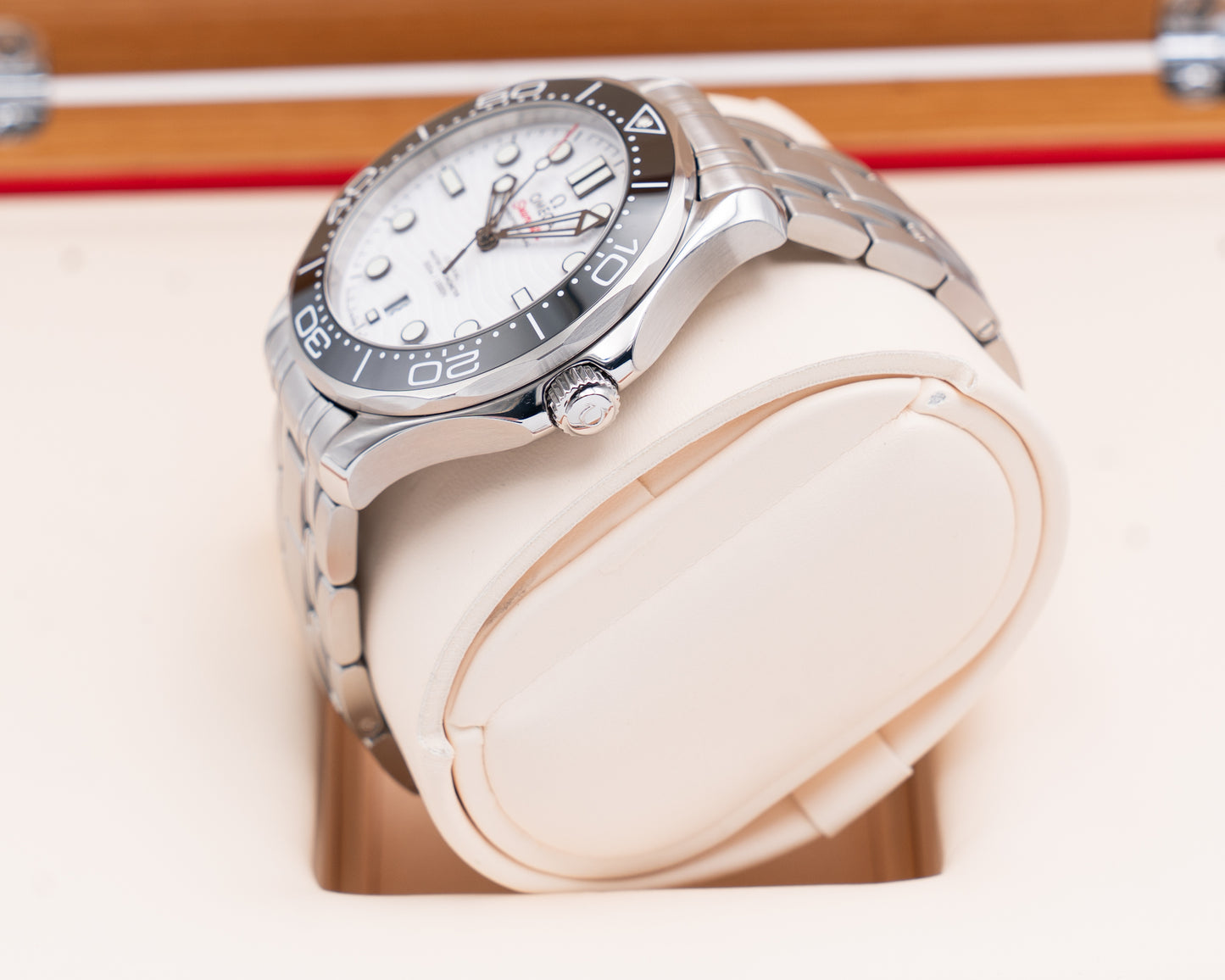 Omega Seamaster Diver 300M Master Co-Axial 42mm 210.30.42.20.04.001 White Dial 2023