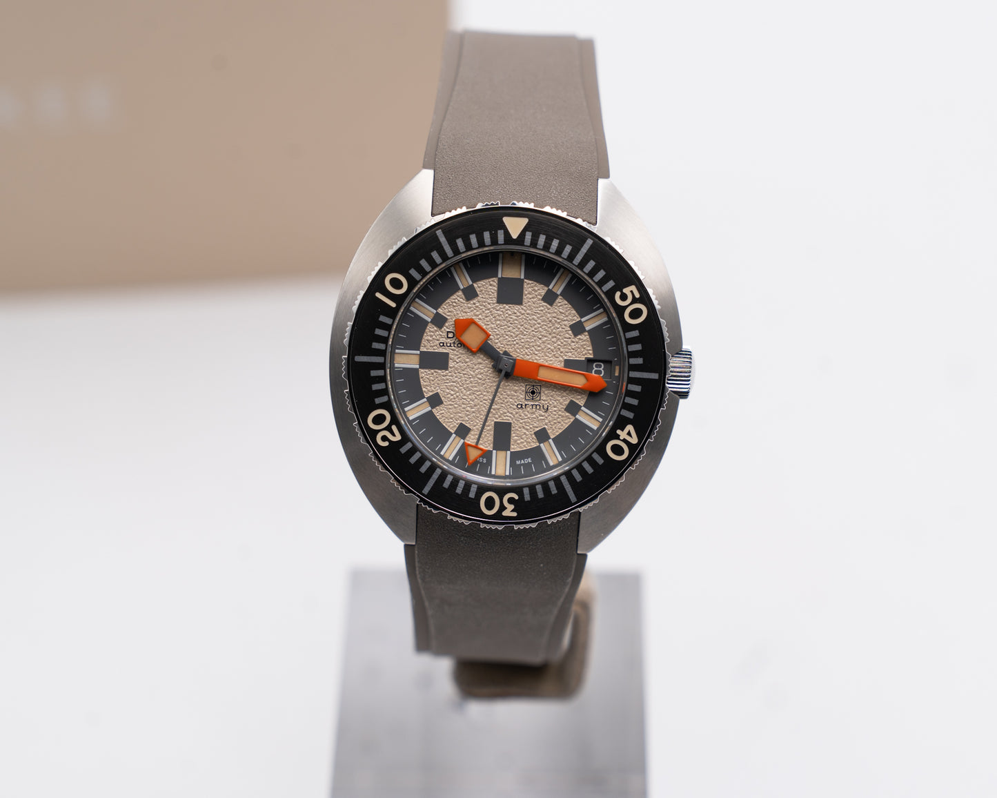 UNWORN STICKERED Doxa Sub Army 200t Hodinkee Limited Edition 39mm 804.10.031.29-SE17 2026