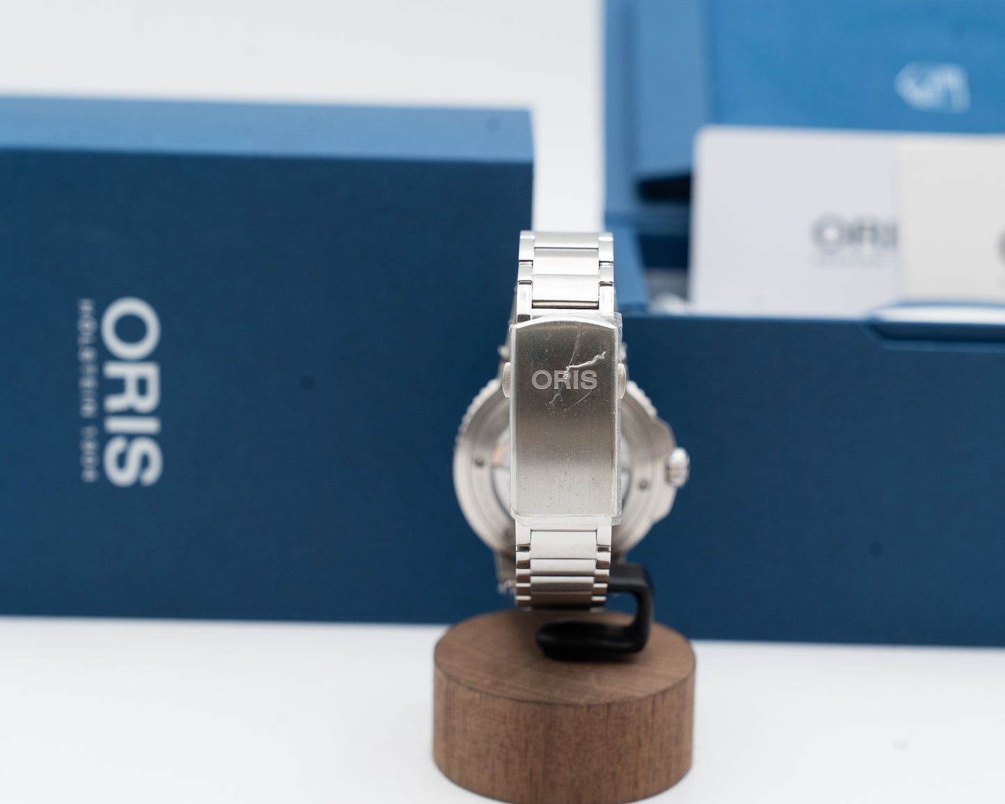Oris Aquis Date 41.5mm 01 400 7769 4157 Green Dial Cal. 400 ($3,900 Retail)