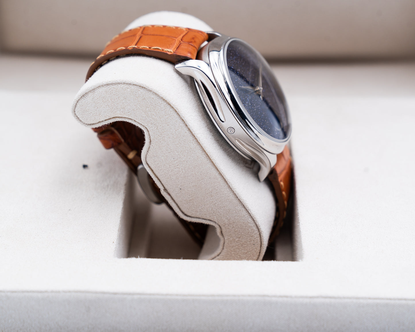 H. Moser & Cie Endeavour Perpetual Moon 42mm 1801-1201