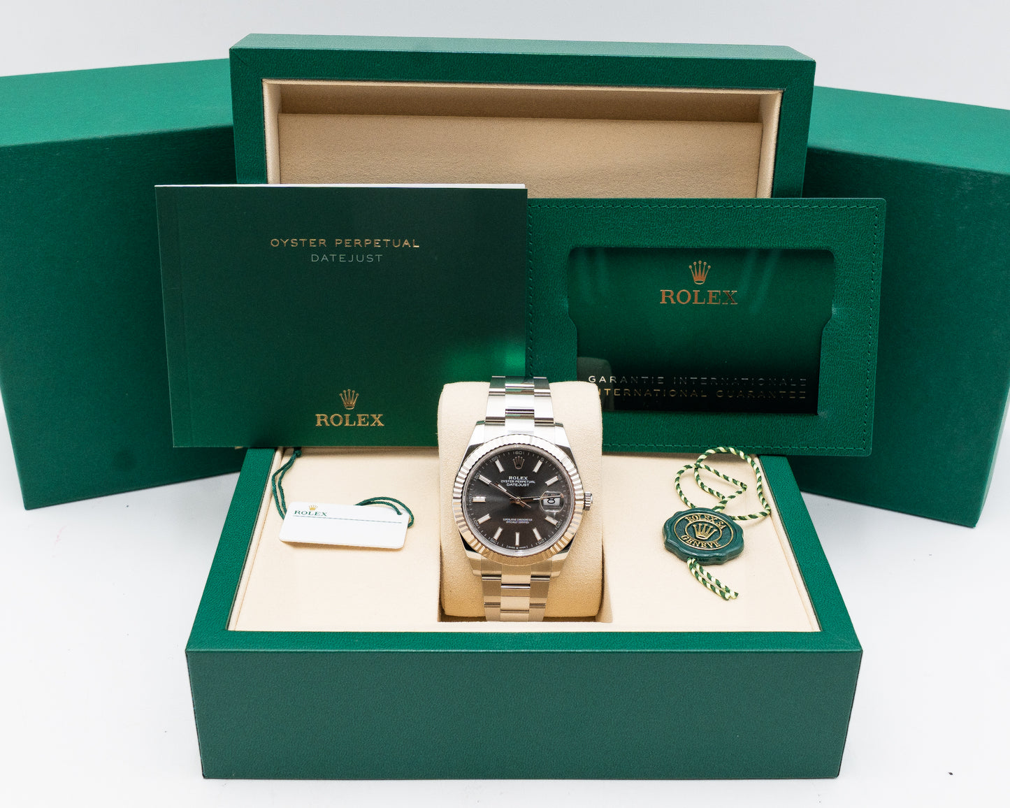 Rolex Datejust 41mm 126334 Gray Dail Fluted Oyster 2026