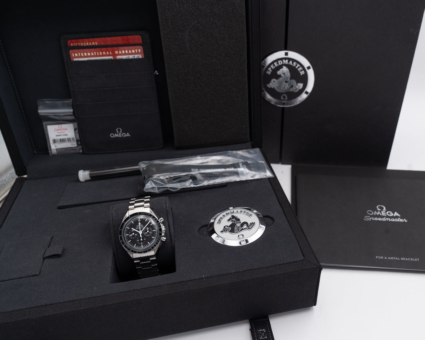 Omega Speedmaster Professional Moonwatch 42mm 311.30.42.30.01.005 Big Box Black Dial 2015