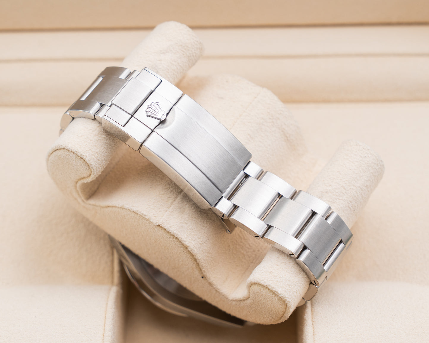 Rolex Explorer II 42mm 226570 White Polar 2024