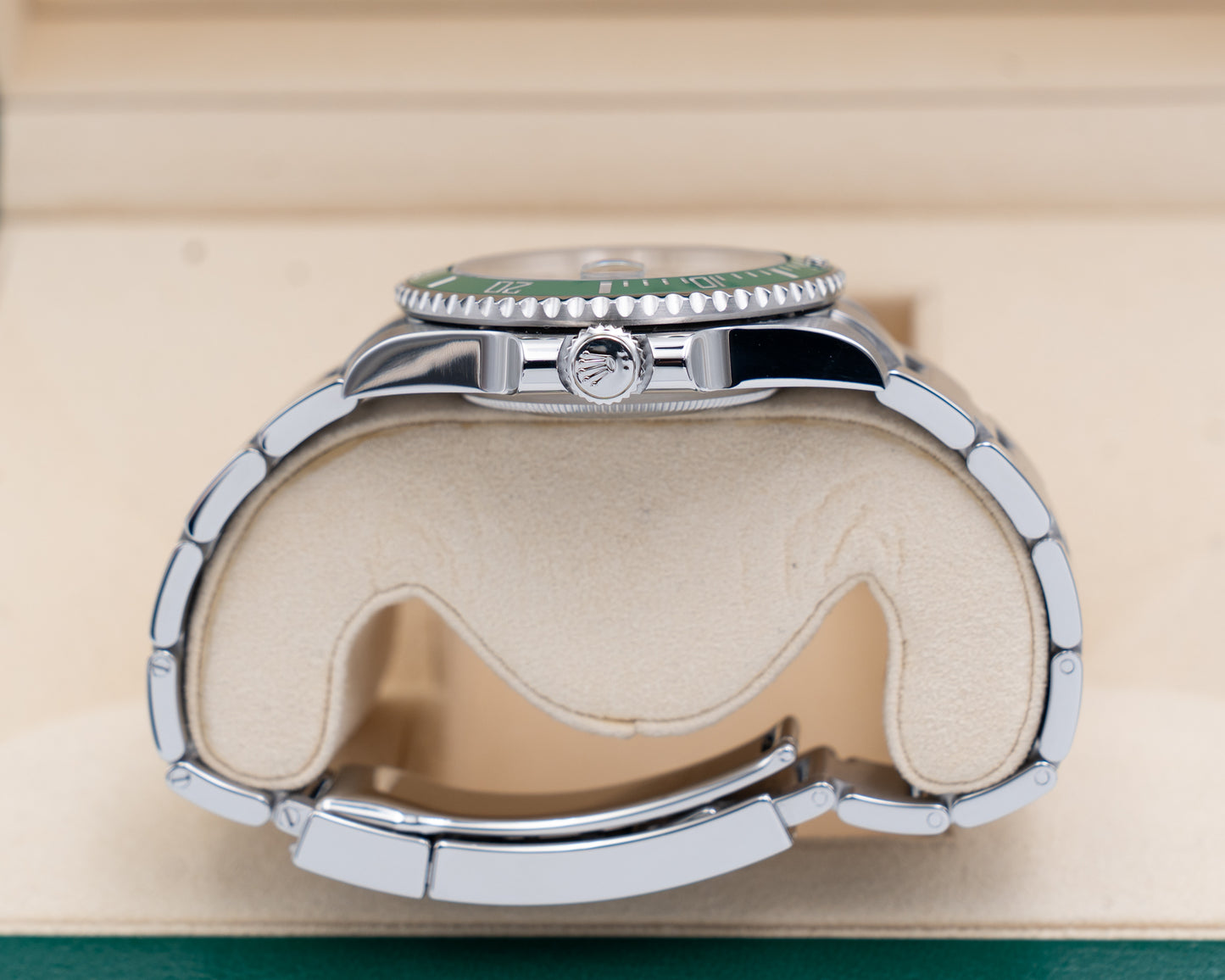 Rolex Submariner Date 40mm 116610LV Hulk 2019