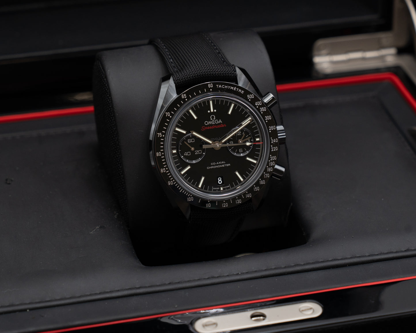UNWORN Speedmaster Moonwatch 311.92.44.51.01.003 Dark Side of the Moon Ceramic