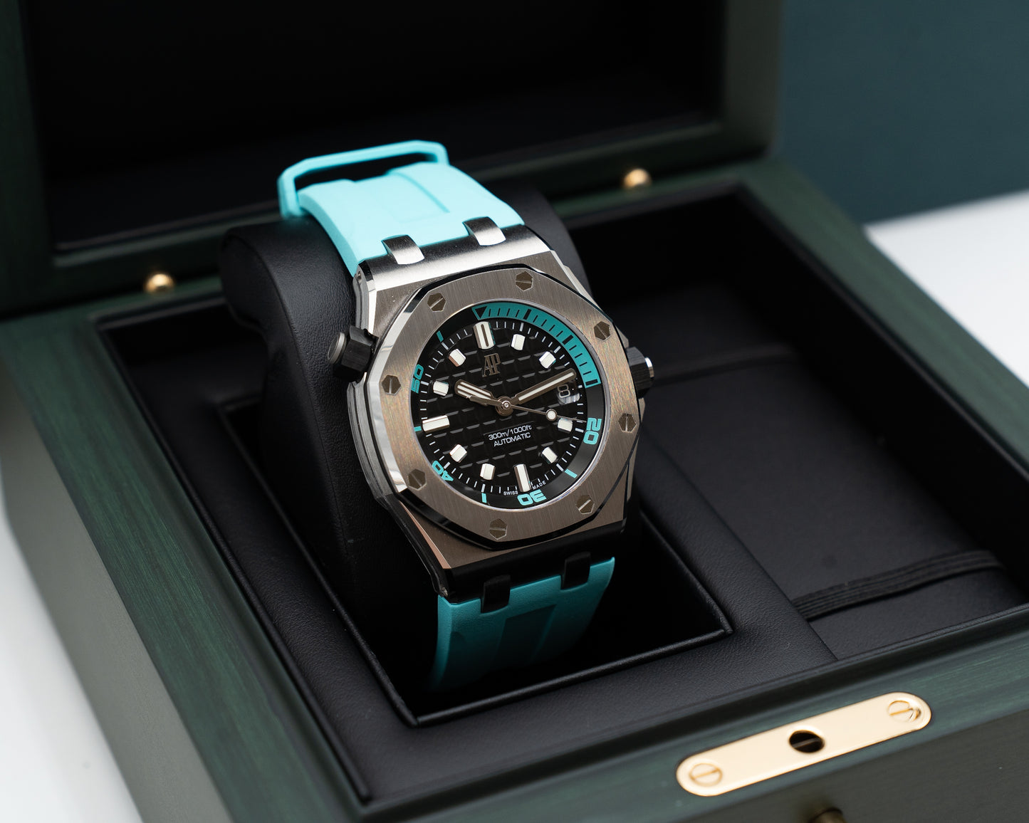 Audemars Piguet Royal Oak Offshore Selfwinding Diver 42MM 15720ST.OO.A355CA.01 Tiffany Blue  (15720ST.OO.A355CA.01)