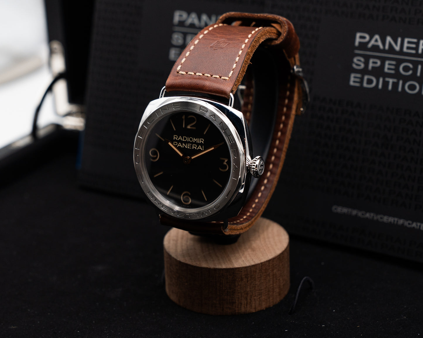 Panerai Radiomir 3 Days Acciaio Brevettato 47mm pam00685 Black Dial Brown Strap 2018