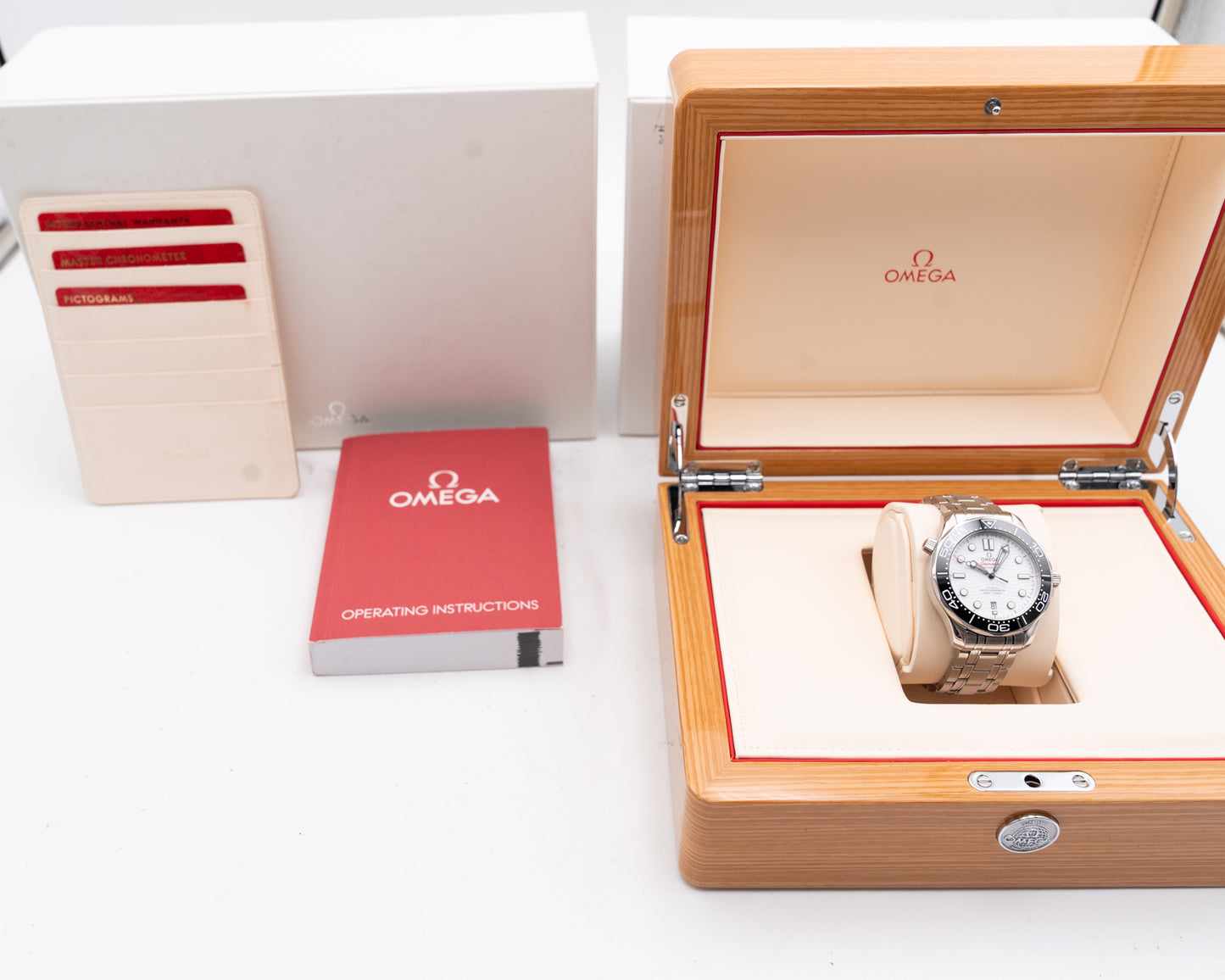 Omega Seamaster Diver 300M Master Co-Axial 42mm 210.30.42.20.04.001 White Dial 2023