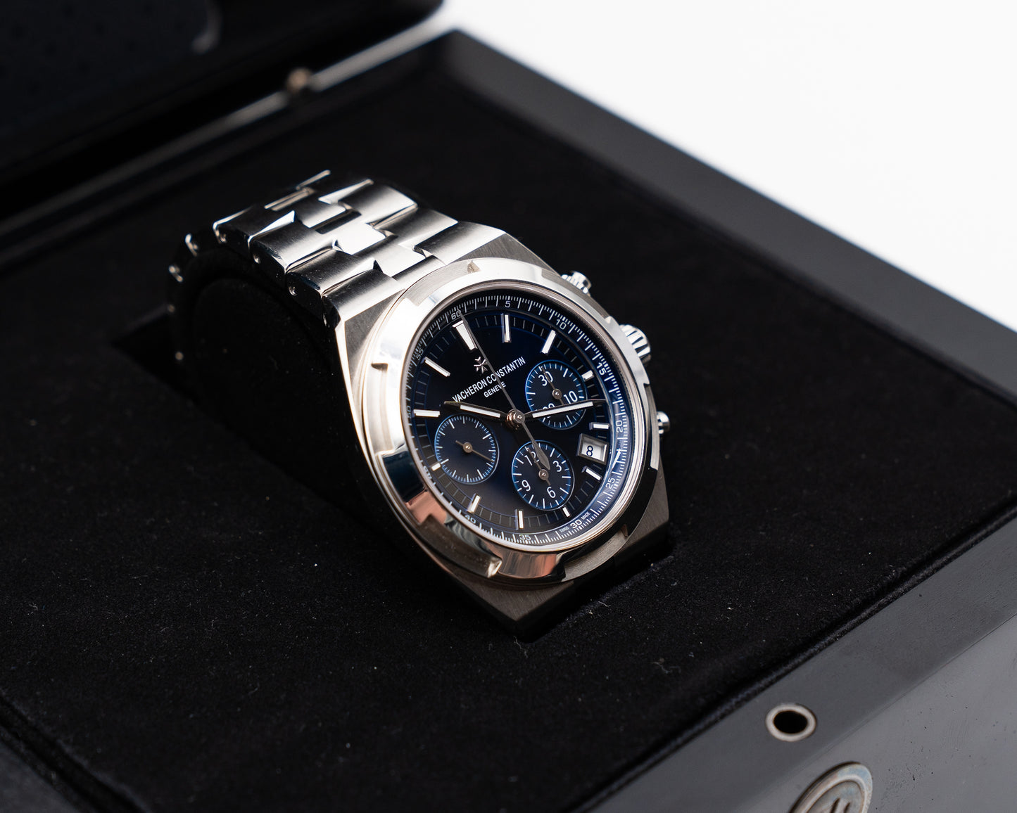 Vacheron Constantin Overseas Chronograph and Date 42.5mm 5500v 2020