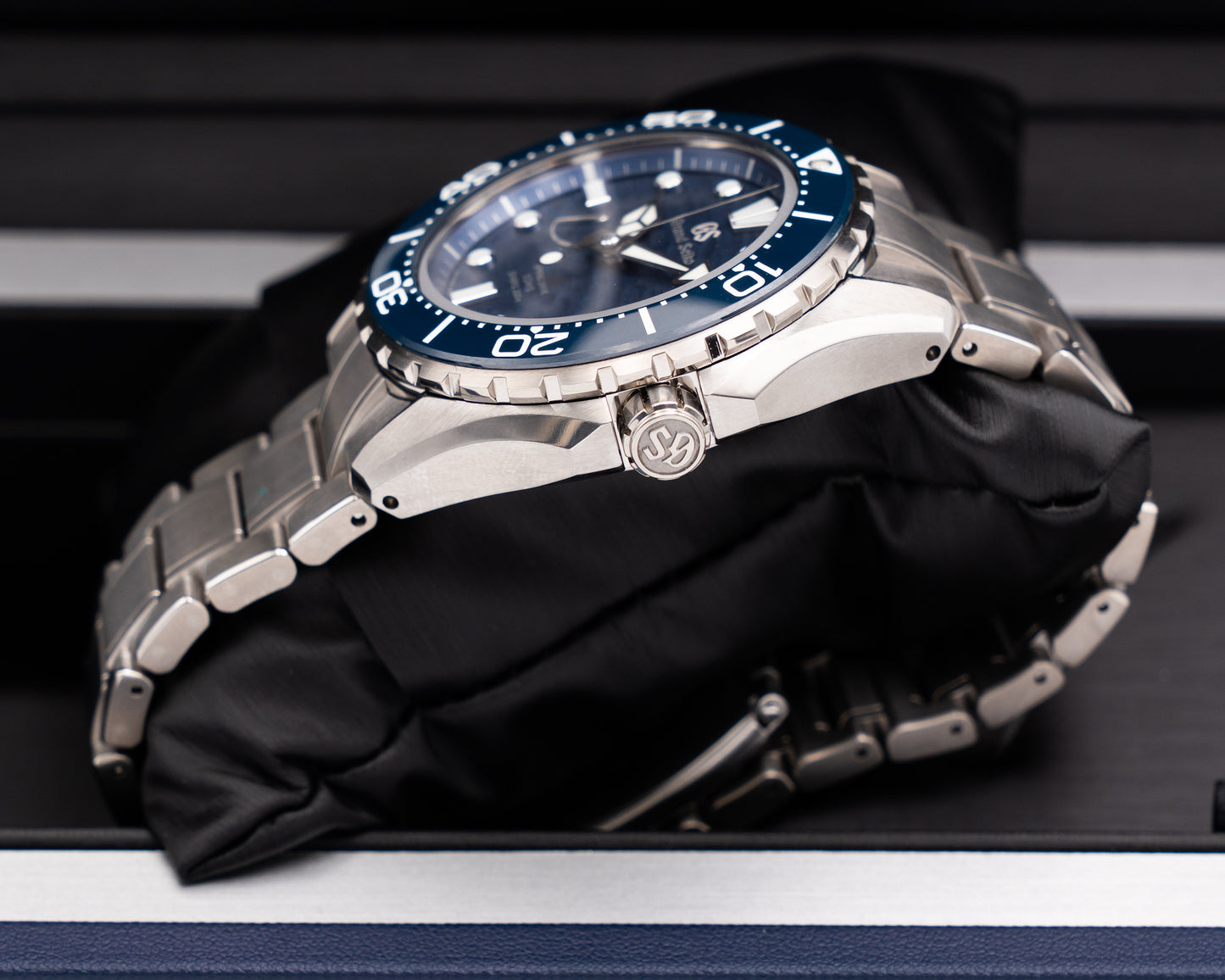 Grand Seiko Evolution 9 43.8mm SLGA023 Blue Dial 2025