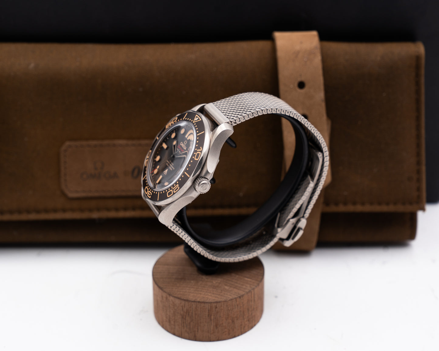 Omega Seamaster 300m 42mm 210.90.42.20.01.001 James Bond 007 Edition 2024