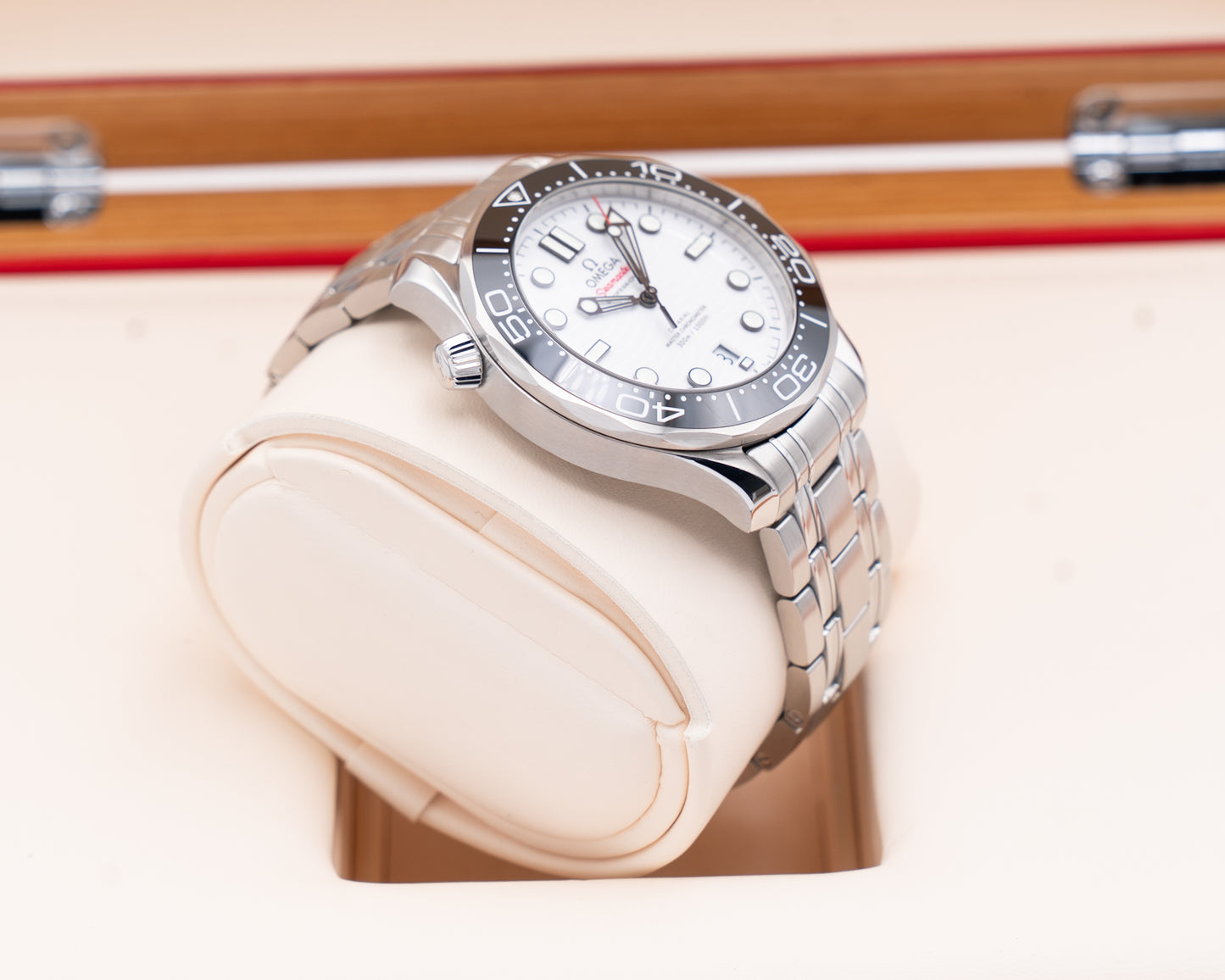 Omega Seamaster Diver 300M Master Co-Axial 42mm 210.30.42.20.04.001 White Dial 2023
