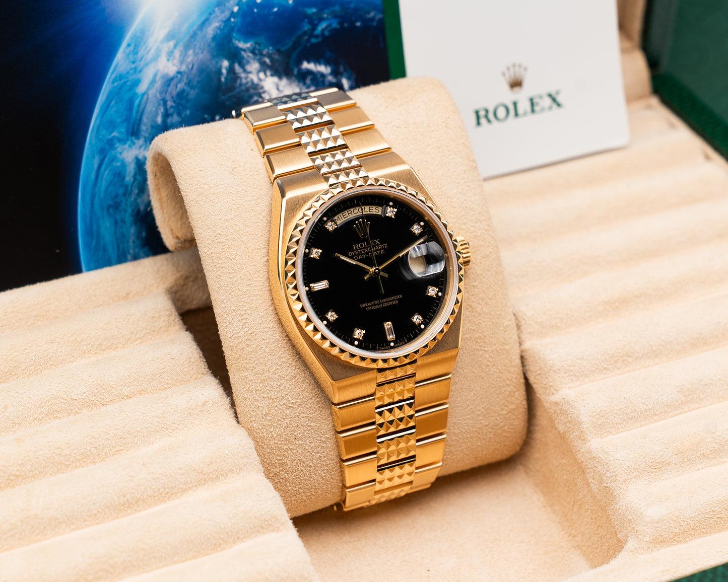 Rolex DayDate Oysterquartz pyramid 36mm 19028 Yellow Gold Black Diamond Dial Bracelet