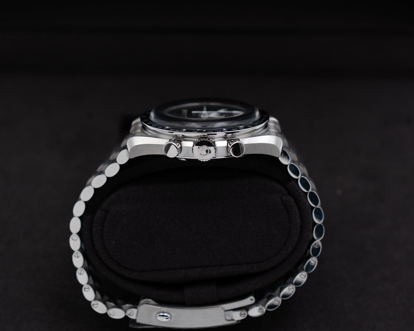 UNWORN STICKERED Omega Speedmaster Moonwatch 42mm 31030425001001 Hesalite Black dial 2026
