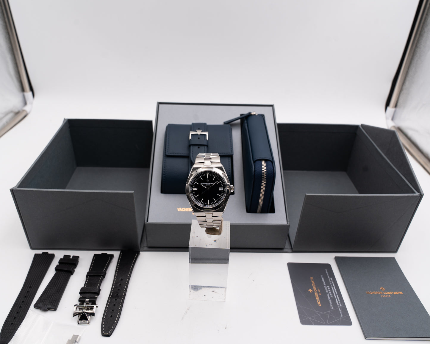 Vacheron Constantin Overseas 41mm 4520V Black Dial 2024