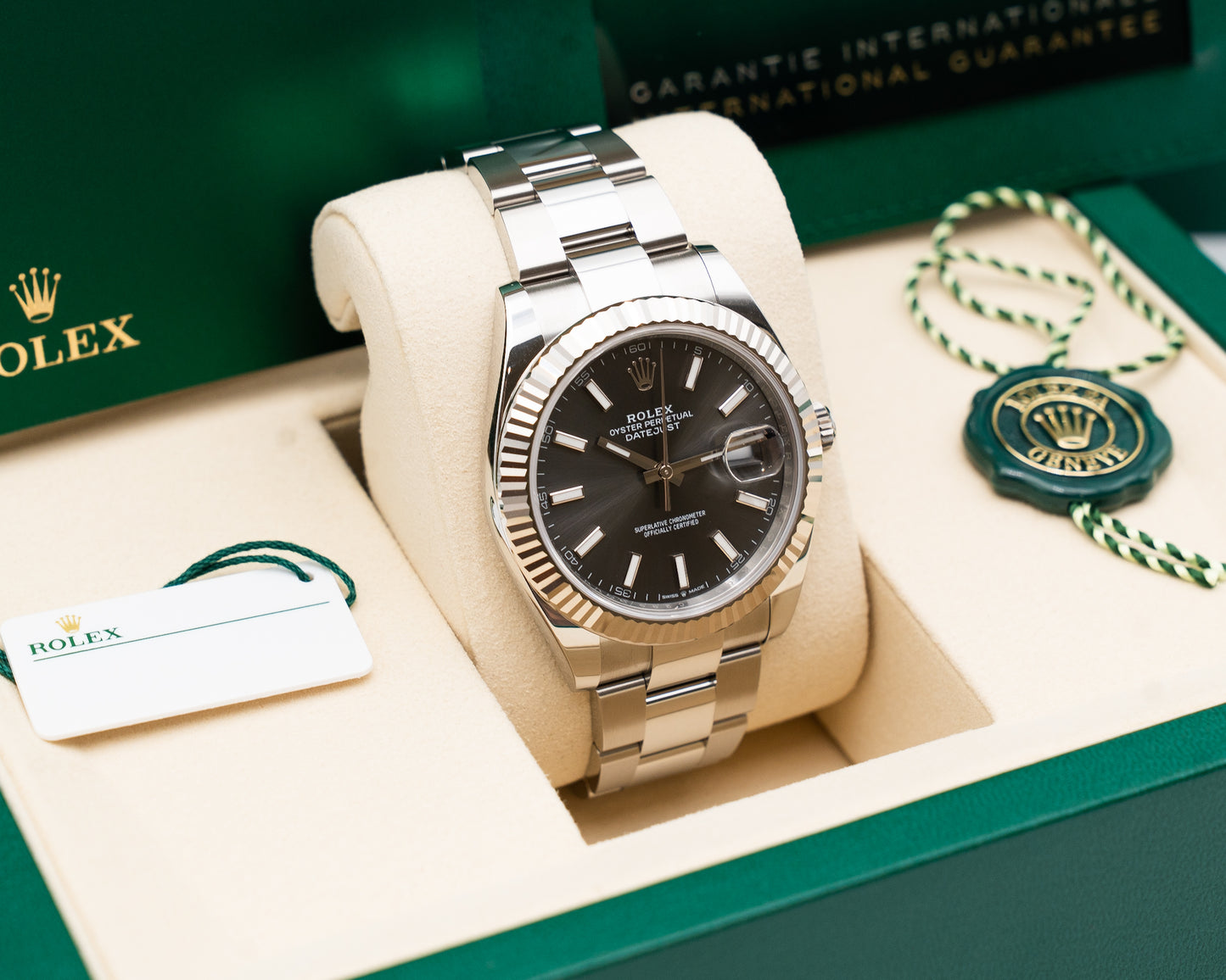 Rolex Datejust 41mm 126334 Gray Dail Fluted Oyster 2026