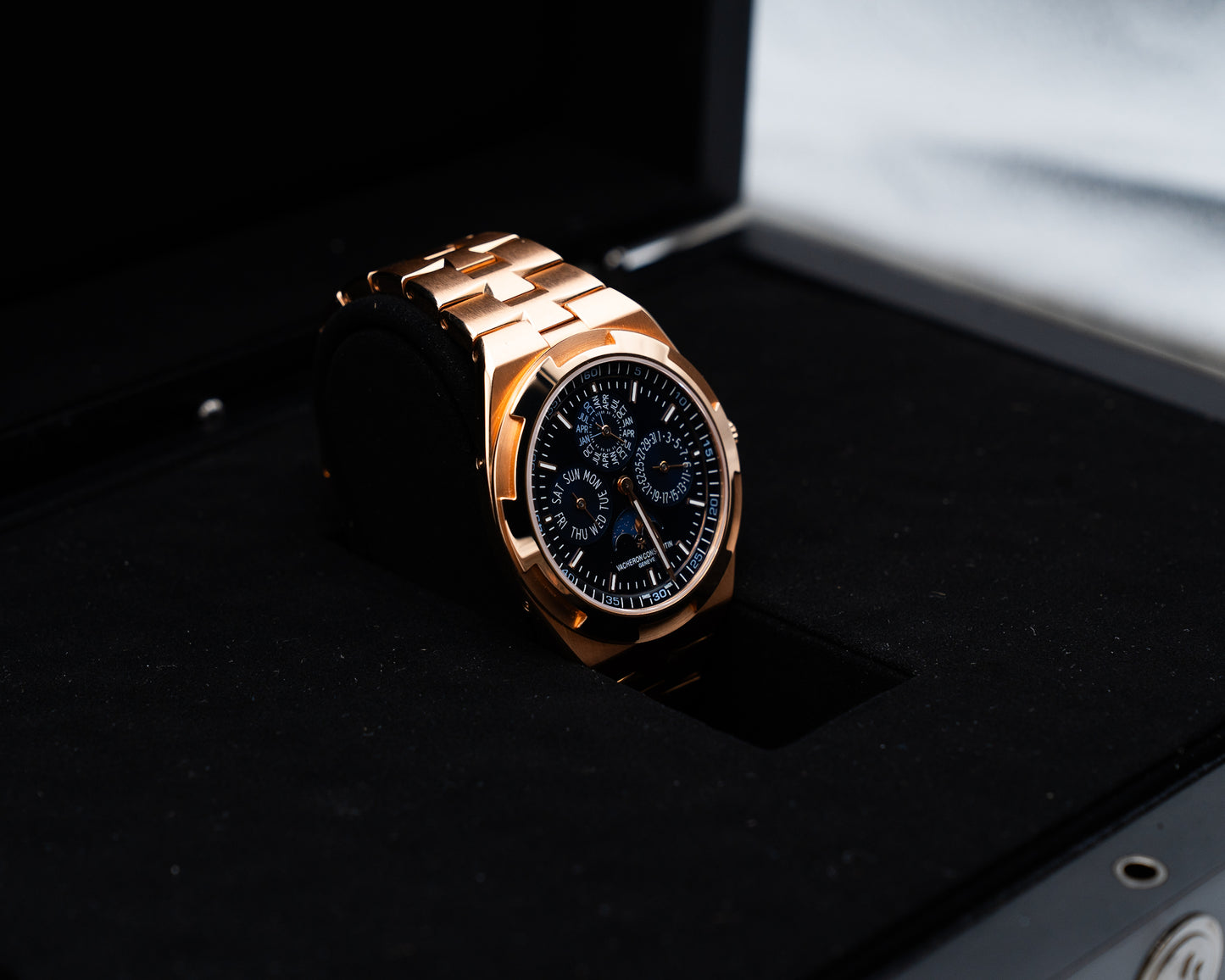 Vacheron Constantin Overseas Perpetual Calendar Ultra-Thin 41.5mm 4300v Pink Gold Blue Dial 2021