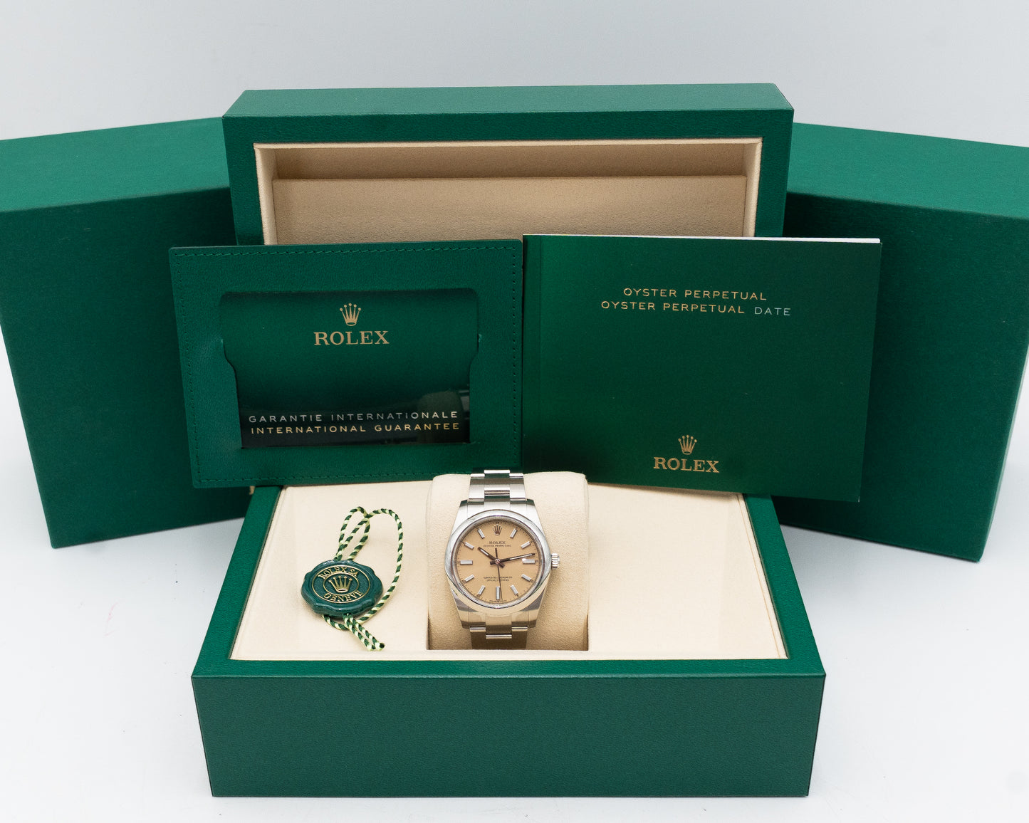 Rolex Oyster Perpetual 34mm 124200 Beige Dial 2026