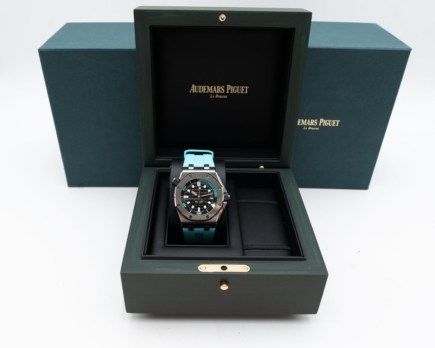 Audemars Piguet Royal Oak Offshore Selfwinding Diver 42MM 15720ST.OO.A355CA.01 Tiffany Blue  (15720ST.OO.A355CA.01)