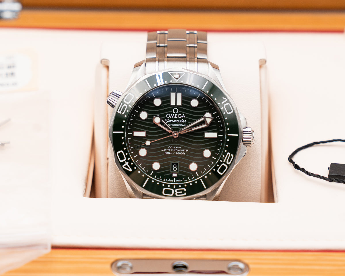 Omega Seamaster Diver 300M 42mm 210.30.42.20.10.001 Green Seaweed On Bracelet 2023