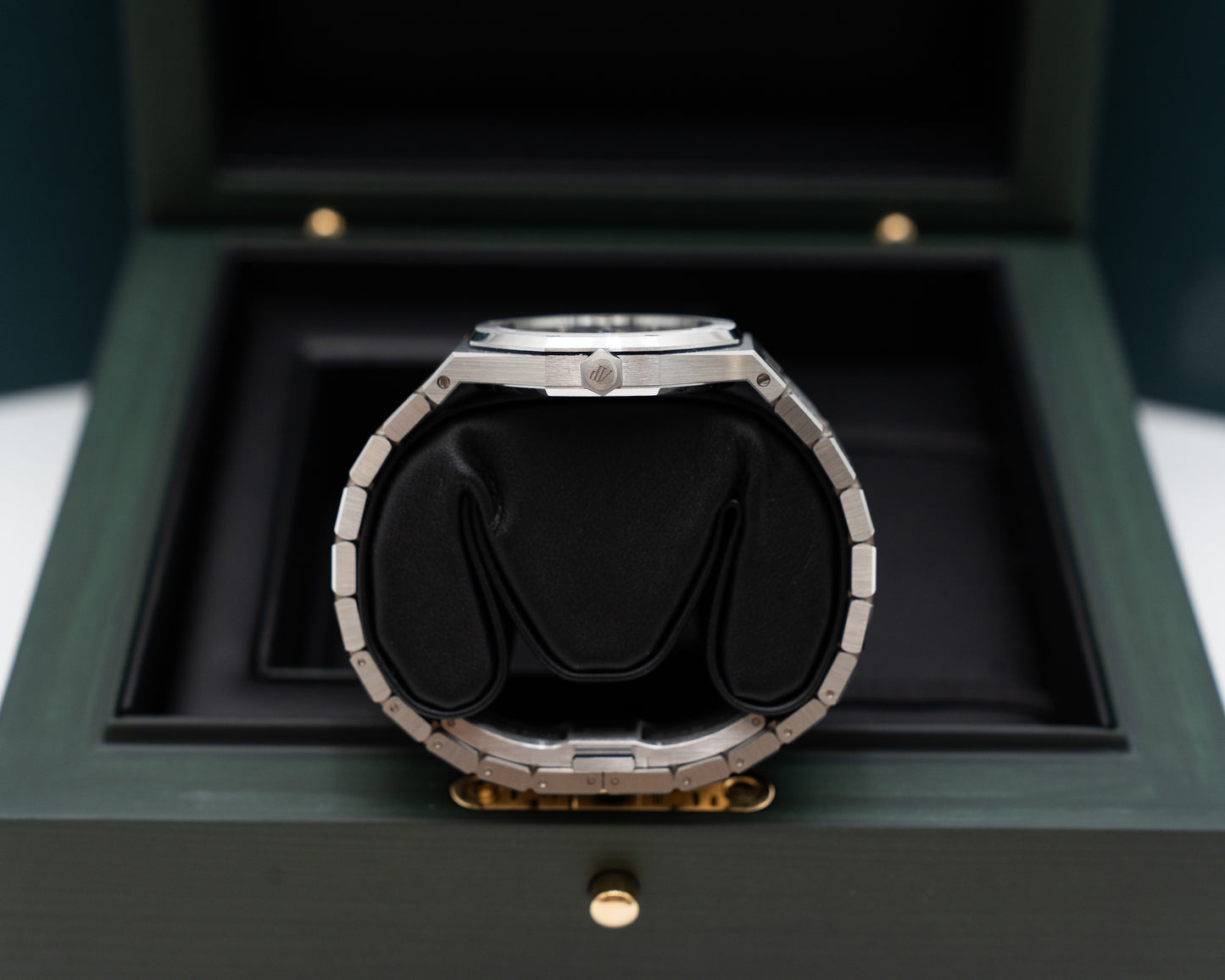 UNWORN Audemars Piguet Royal Oak Quartz 67650st 33mm Black Dial 2026