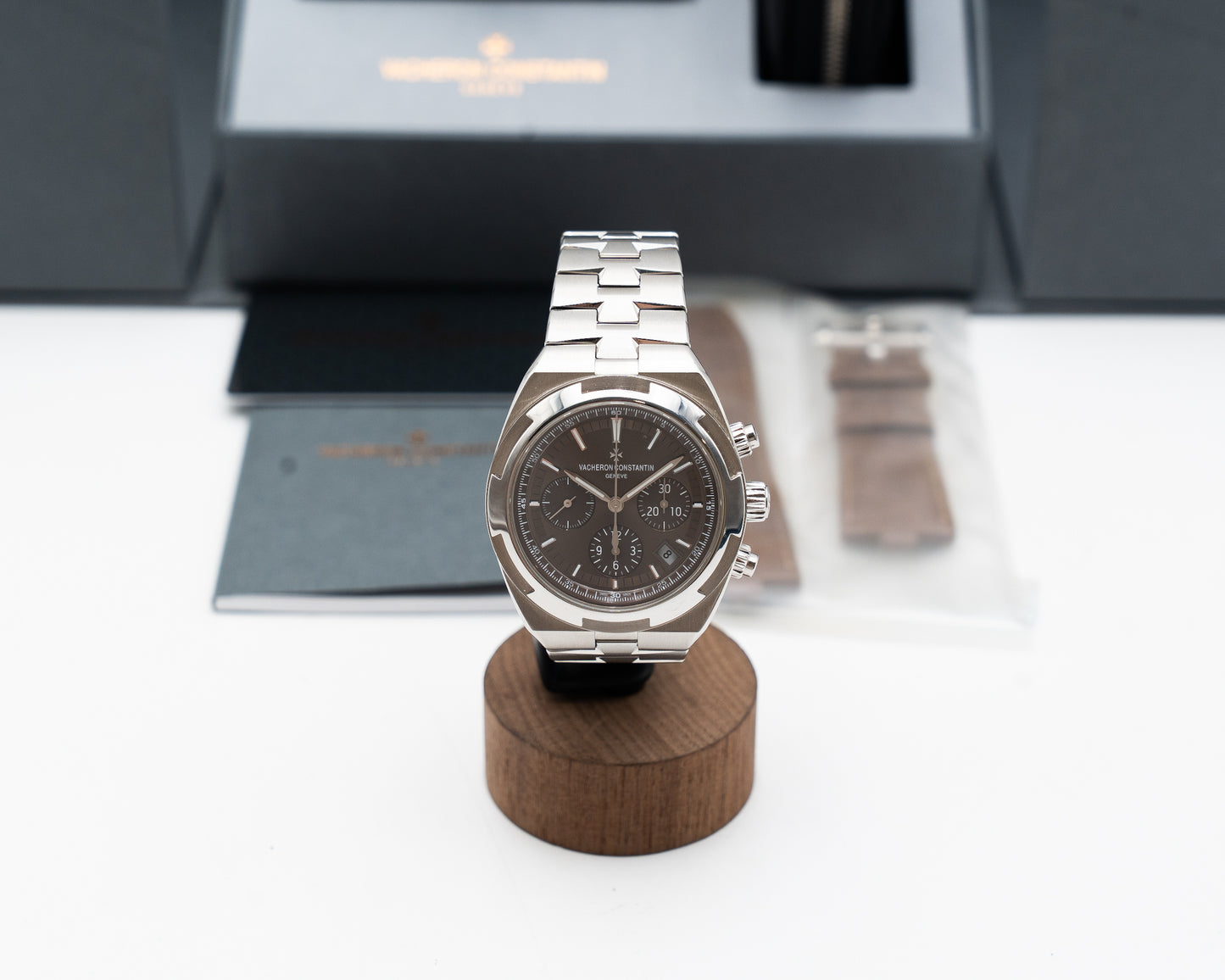 Vacheron Constantin Overseas Chronograph Date 42.5mm 5500V/110A-B147 Brown Dial 2018