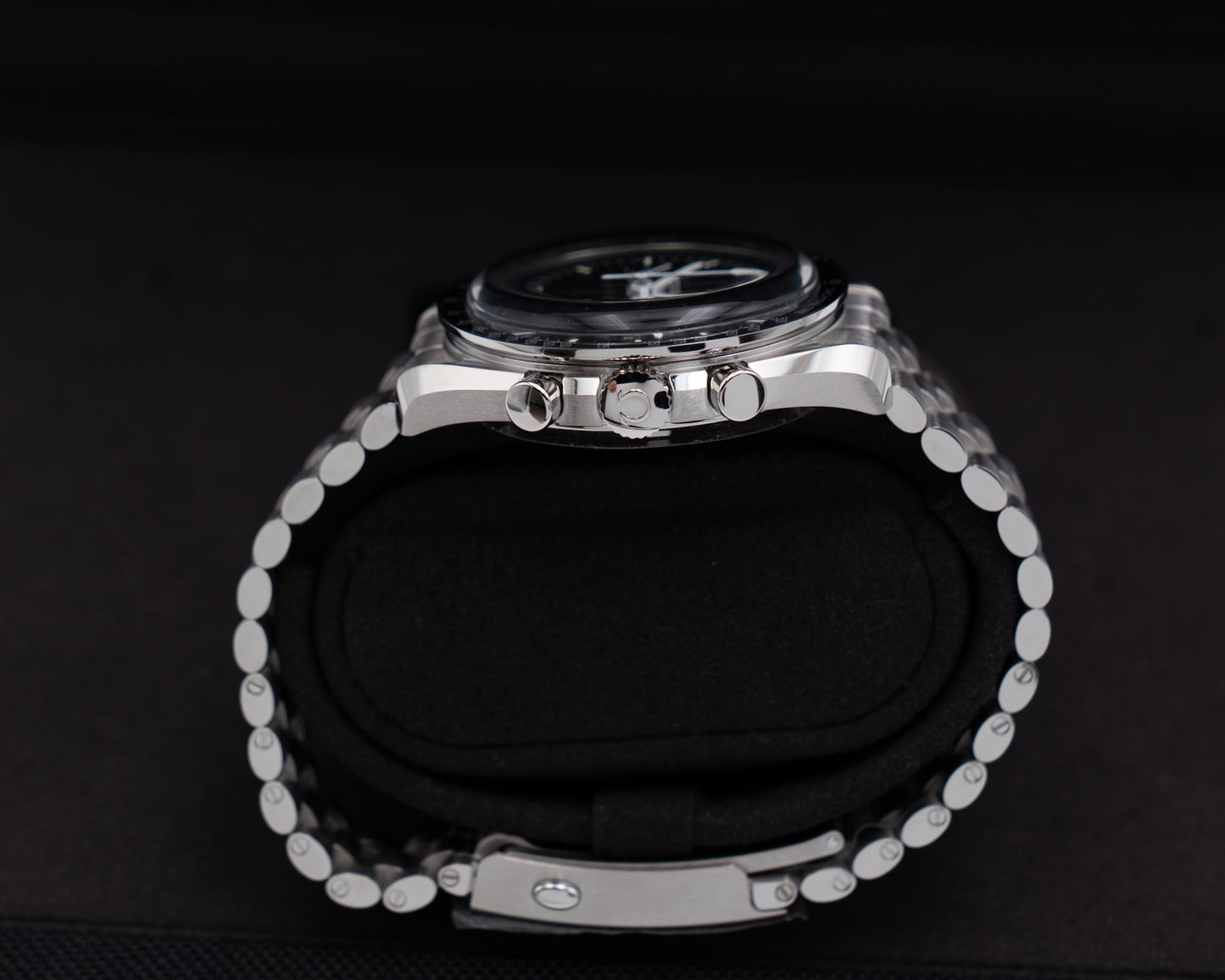 UNWORN STICKERED Omega Speedmaster Moonwatch 42mm 31030425001001 Hesalite Black dial 2026