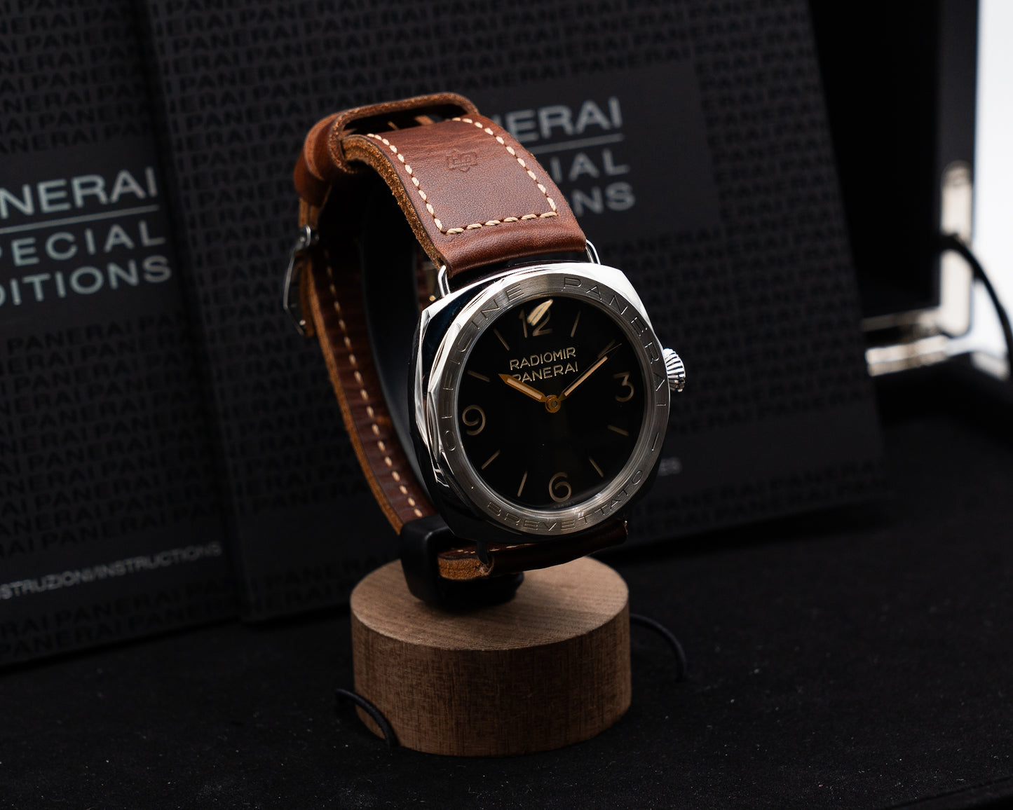 Panerai Radiomir 3 Days Acciaio Brevettato 47mm pam00685 Black Dial Brown Strap 2018