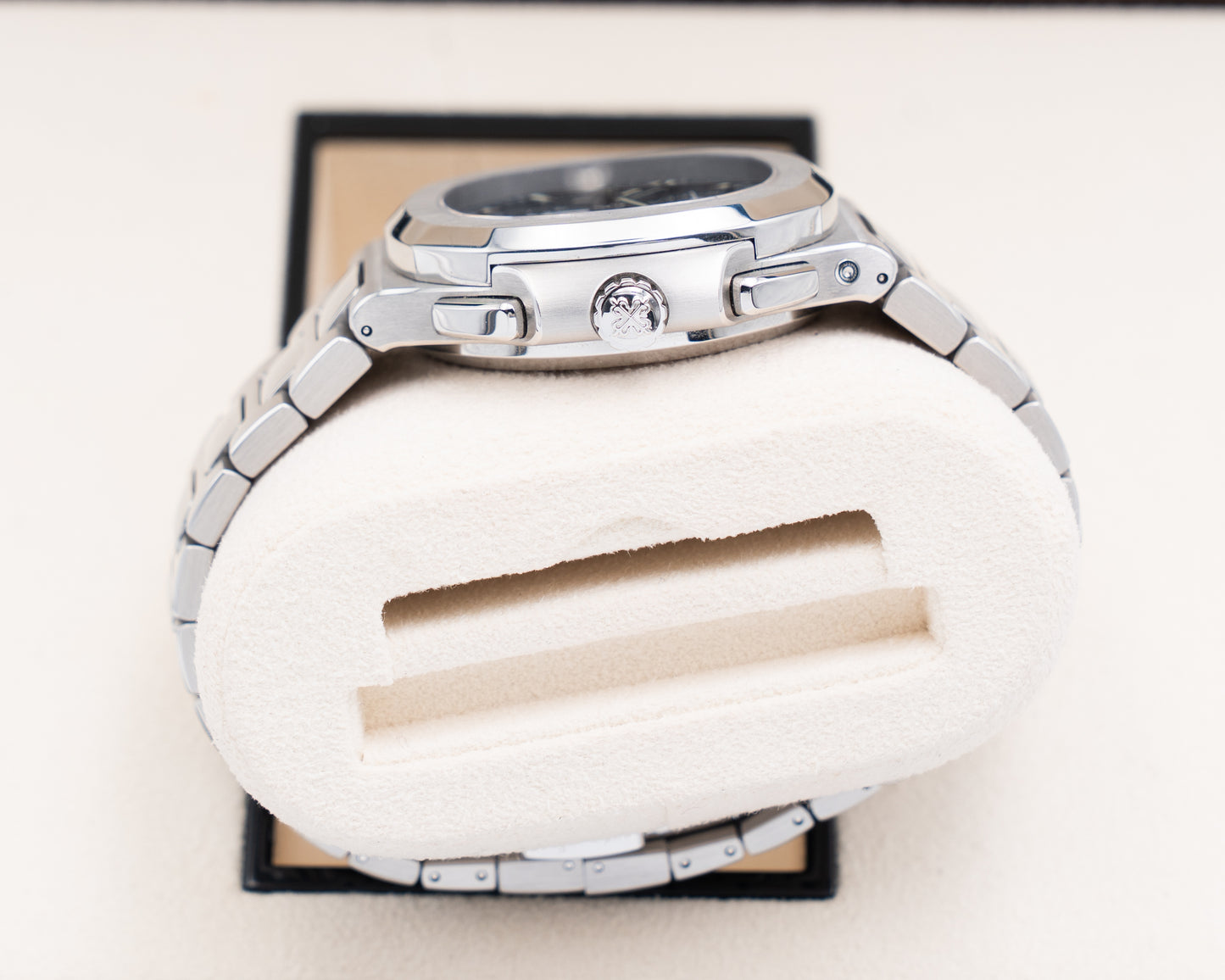 Patek Philippe Nautilus 40.5mm 5990/1A-011 Blue Dial 2023