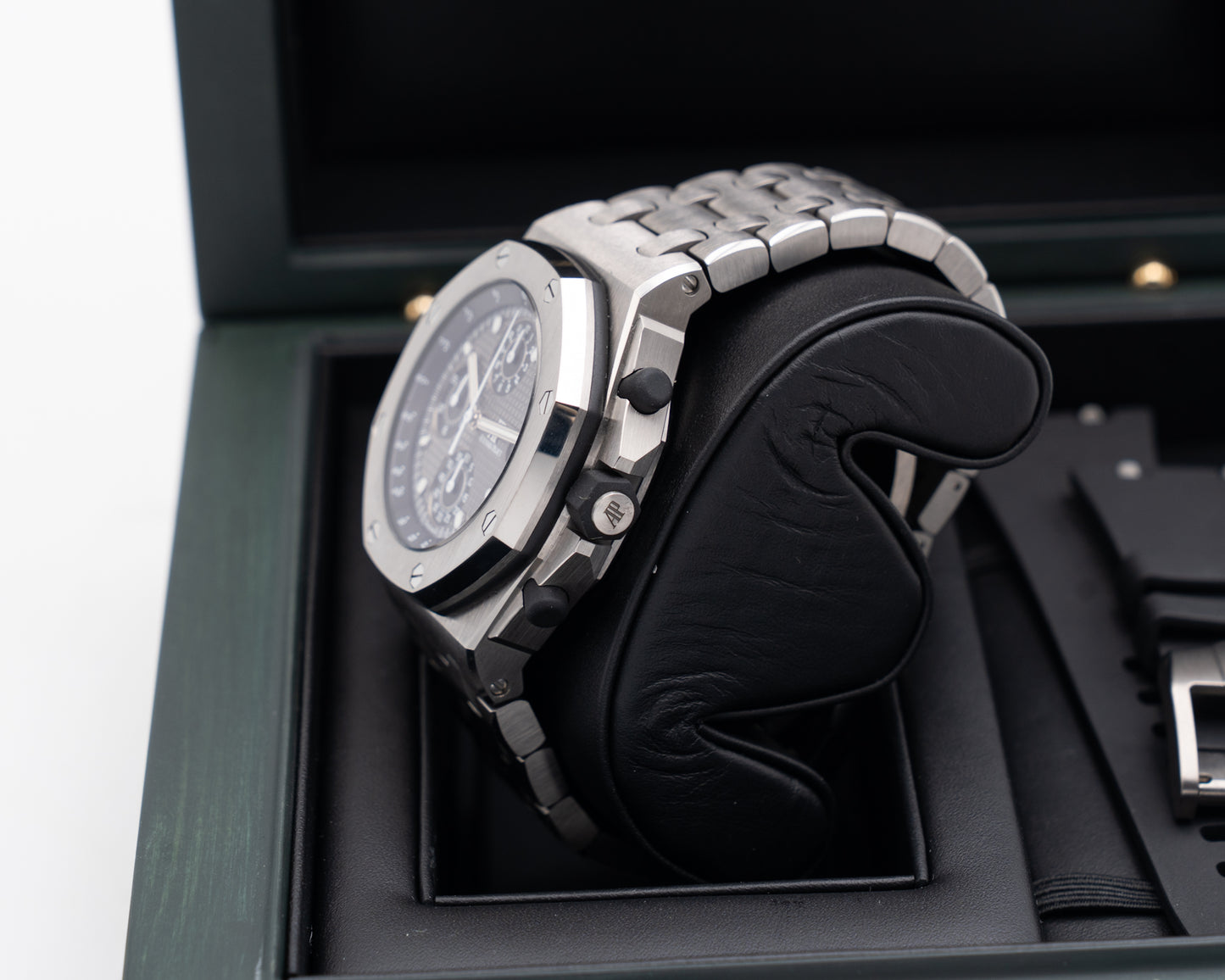 Audemars Piguet Selfwinding Chronograph 42mm 26238TI Titanium Grey Dial 2025