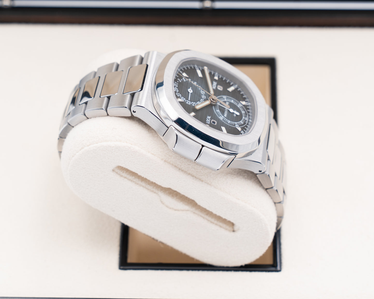 Patek Philippe Nautilus 40.5mm 5990/1A-011 Blue Dial 2023