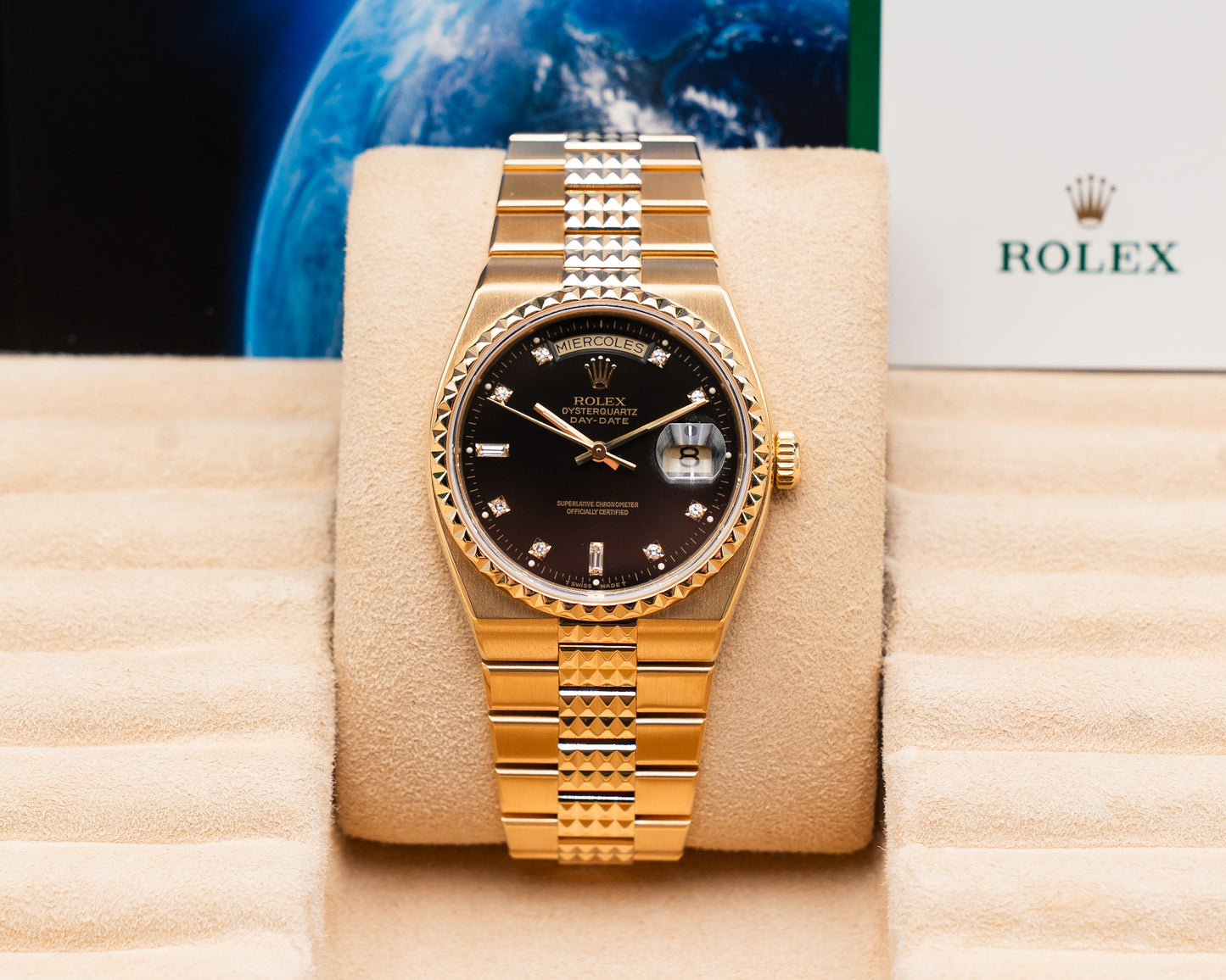Rolex DayDate Oysterquartz pyramid 36mm 19028 Yellow Gold Black Diamond Dial Bracelet