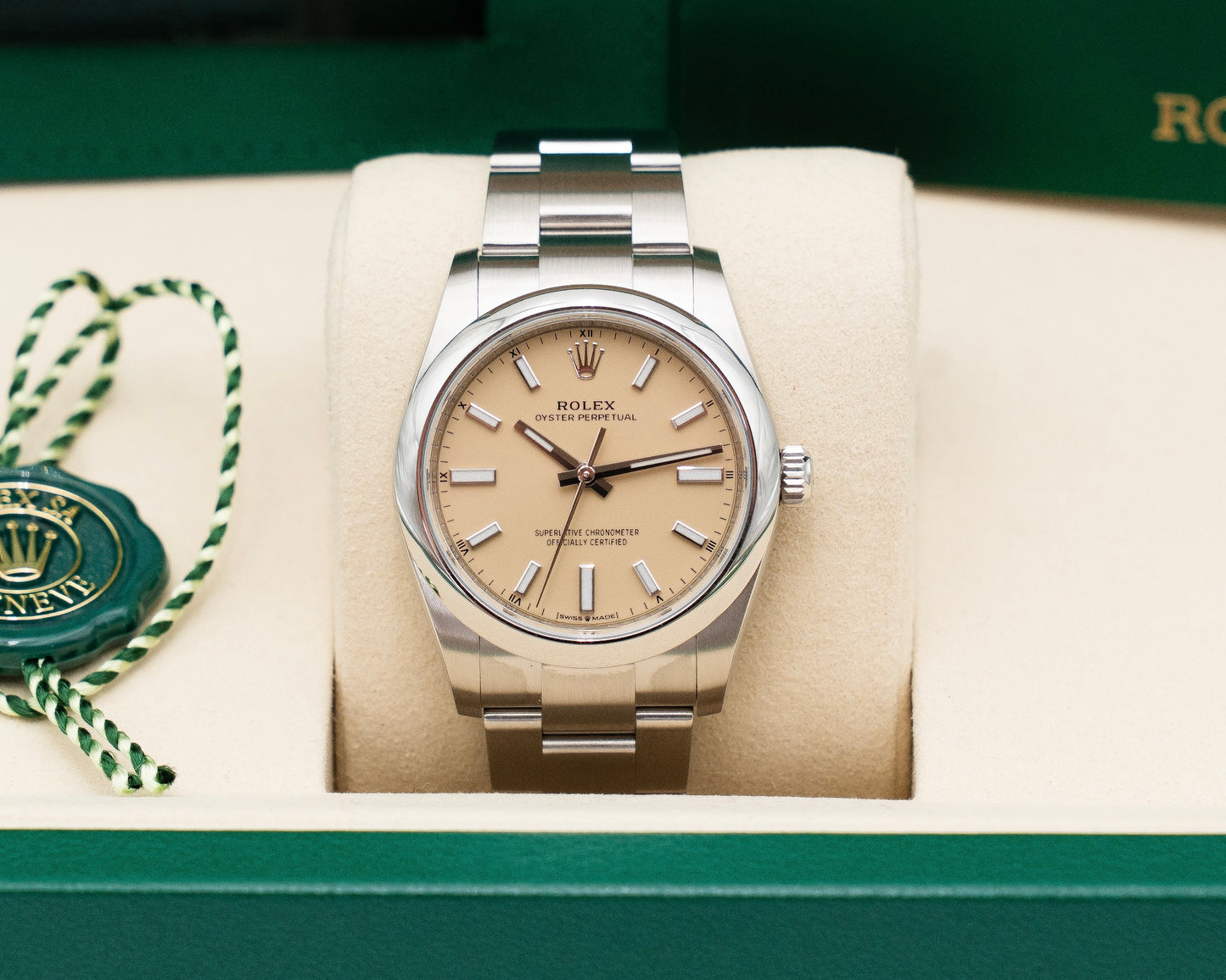 Rolex Oyster Perpetual 34mm 124200 Beige Dial 2026