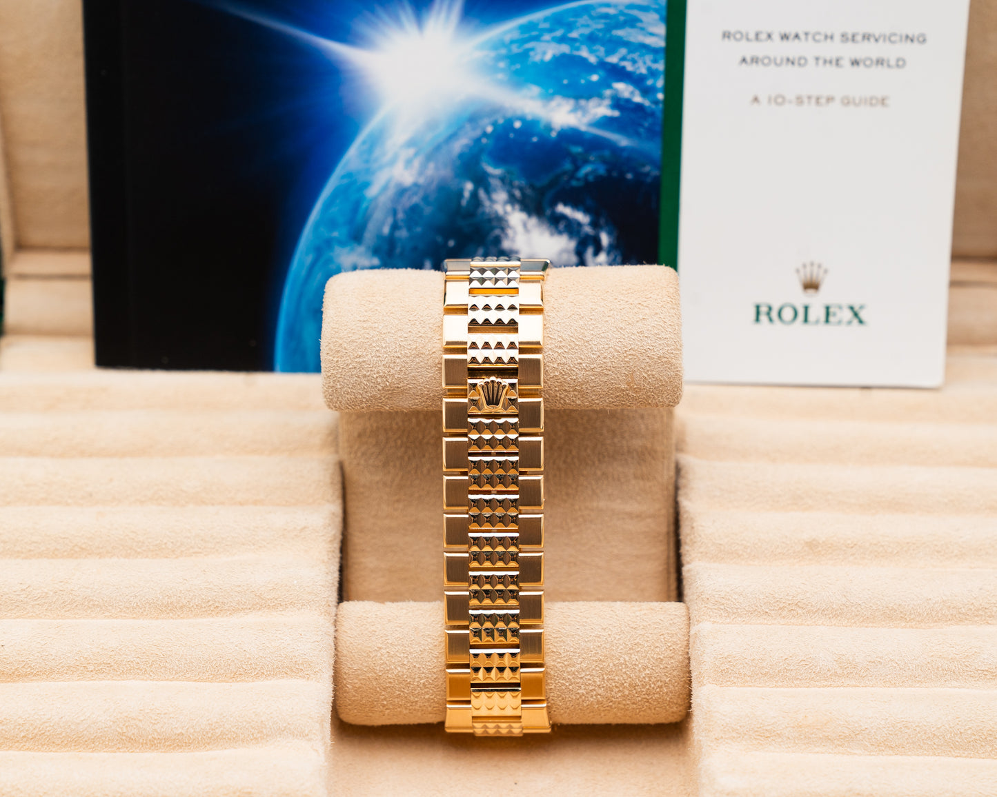 Rolex DayDate Oysterquartz pyramid 36mm 19028 Yellow Gold Black Diamond Dial Bracelet