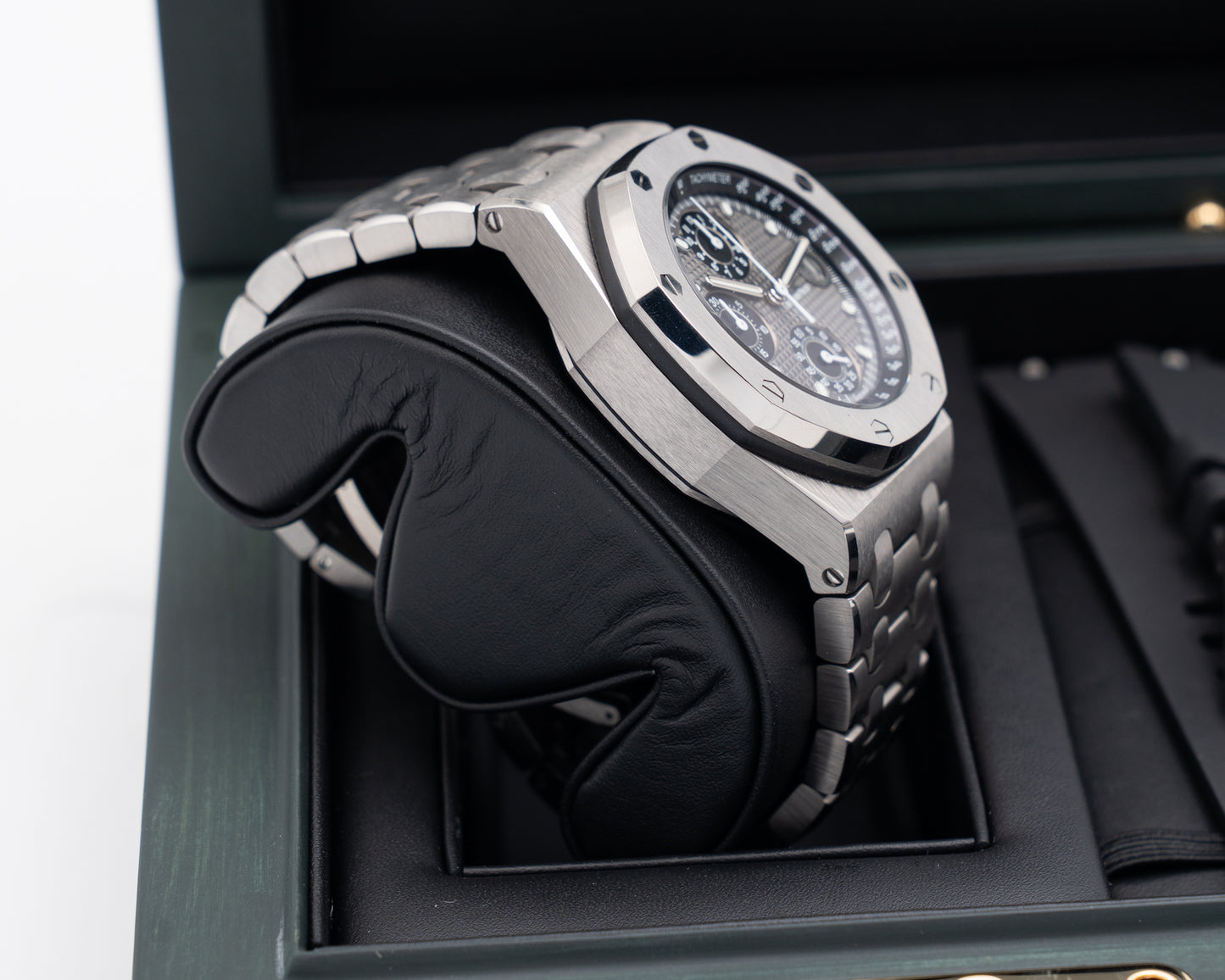 Audemars Piguet Selfwinding Chronograph 42mm 26238TI Titanium Grey Dial 2025