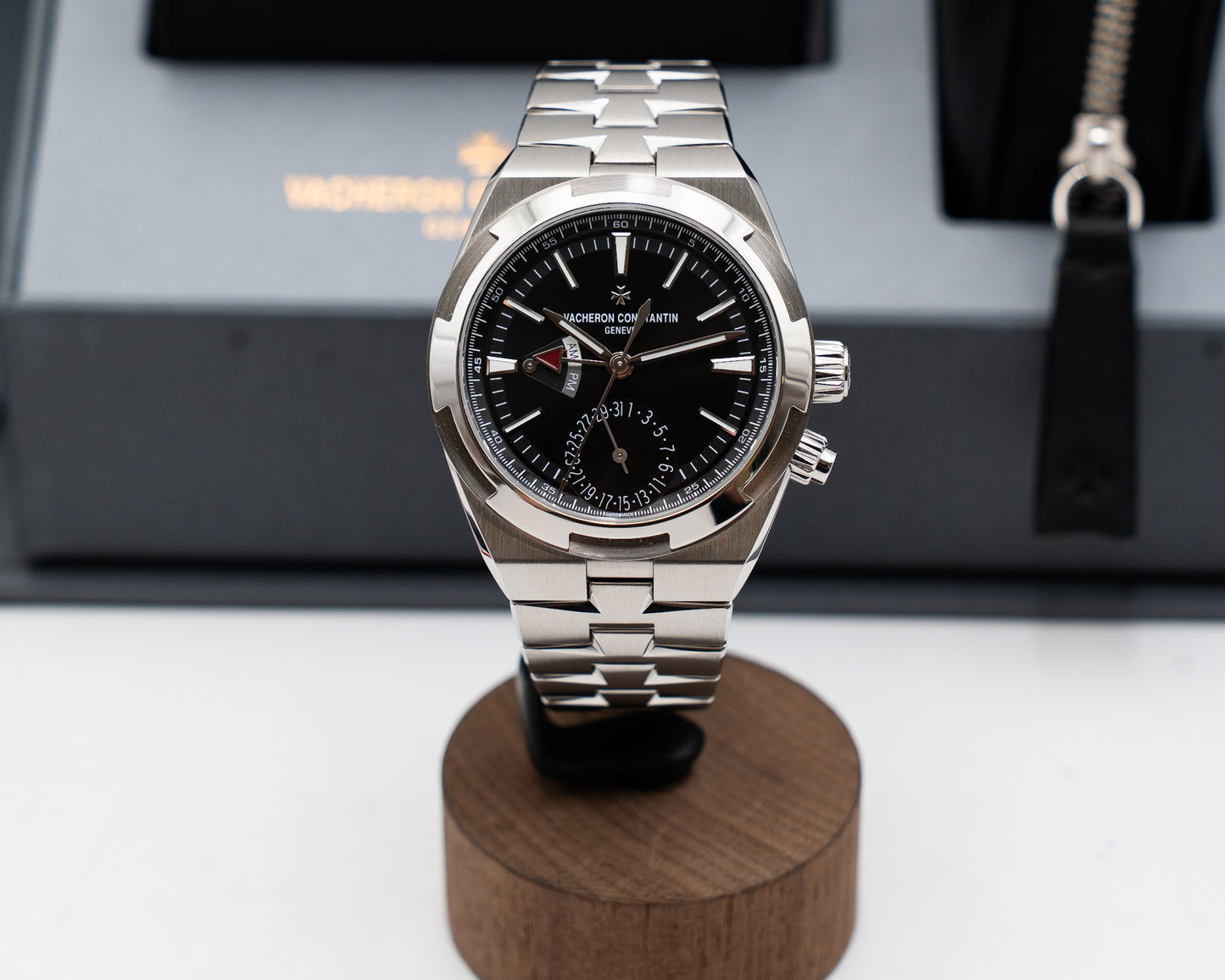 Vacheron Constantin Overseas 41mm 7920V/210A-B546 Dual Time Black Dial 2026