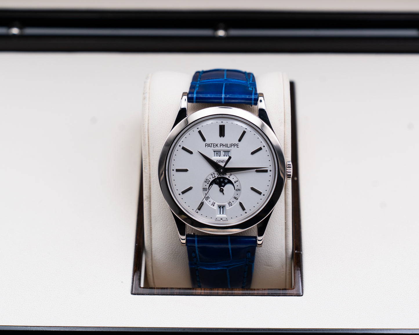 Patek Philippe Annual Calendar 5396G White Gold / Silver Moon Phase 2011e