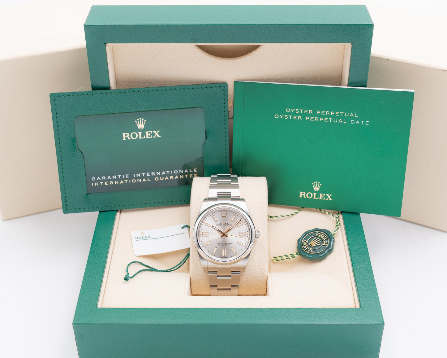 Rolex Oyster Perpetual 41mm 124300 Silver 2023